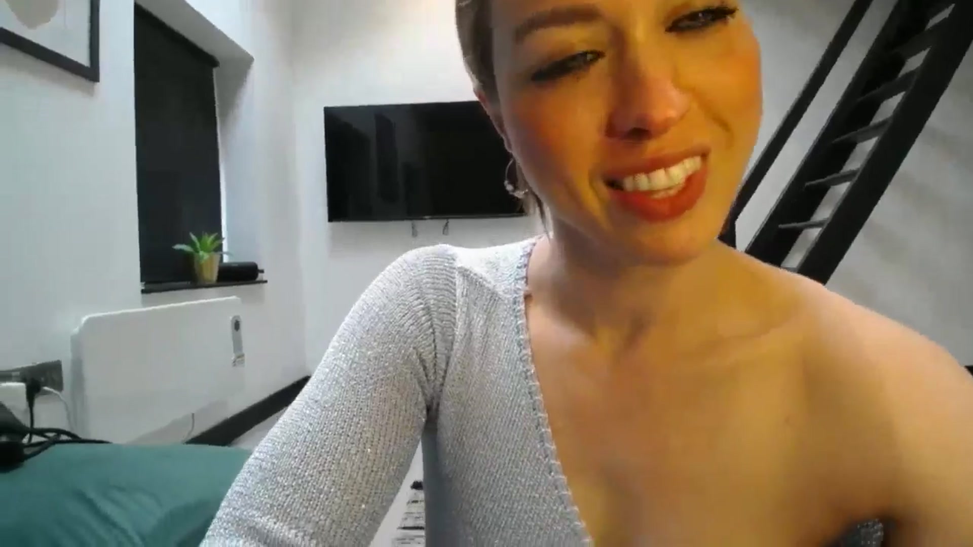 Gallery image thumbnail from Girl_X_Power's myfreecams stream on, 08/23/2025, 13:26 image 4 of 20