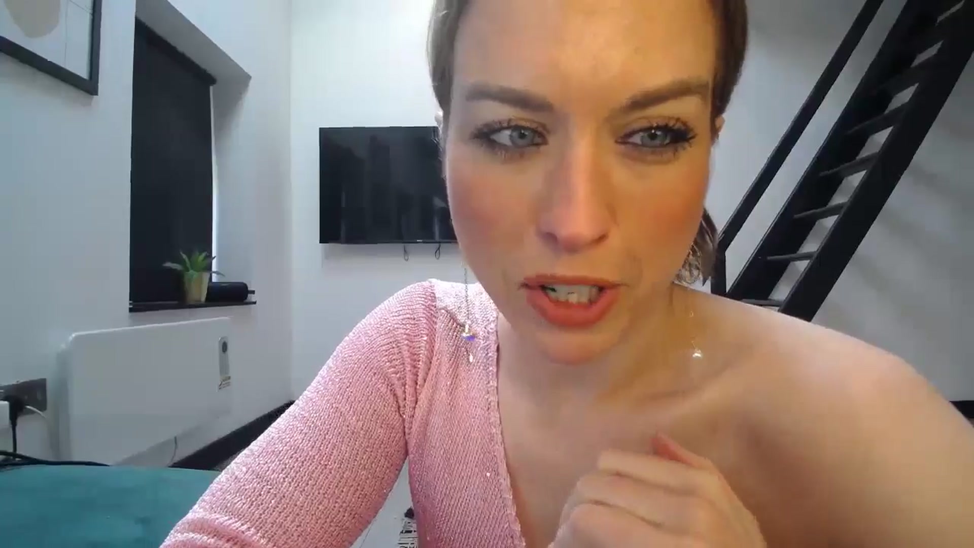 Gallery image thumbnail from Girl_X_Power's myfreecams stream on, 08/24/2025, 11:35 image 11 of 20