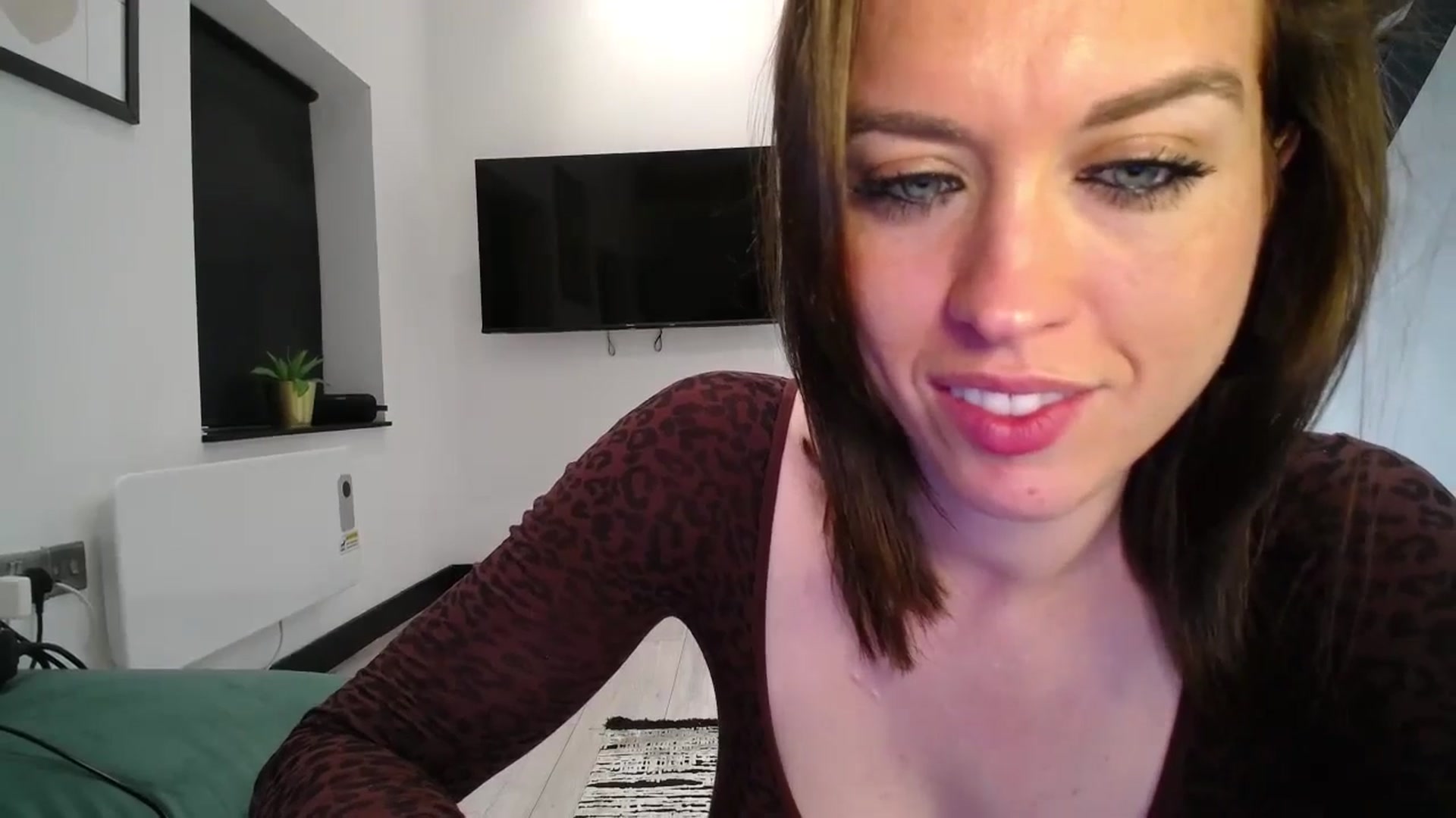 Gallery image thumbnail from Girl_X_Power's myfreecams stream on, 09/01/2025, 24:38 image 3 of 20