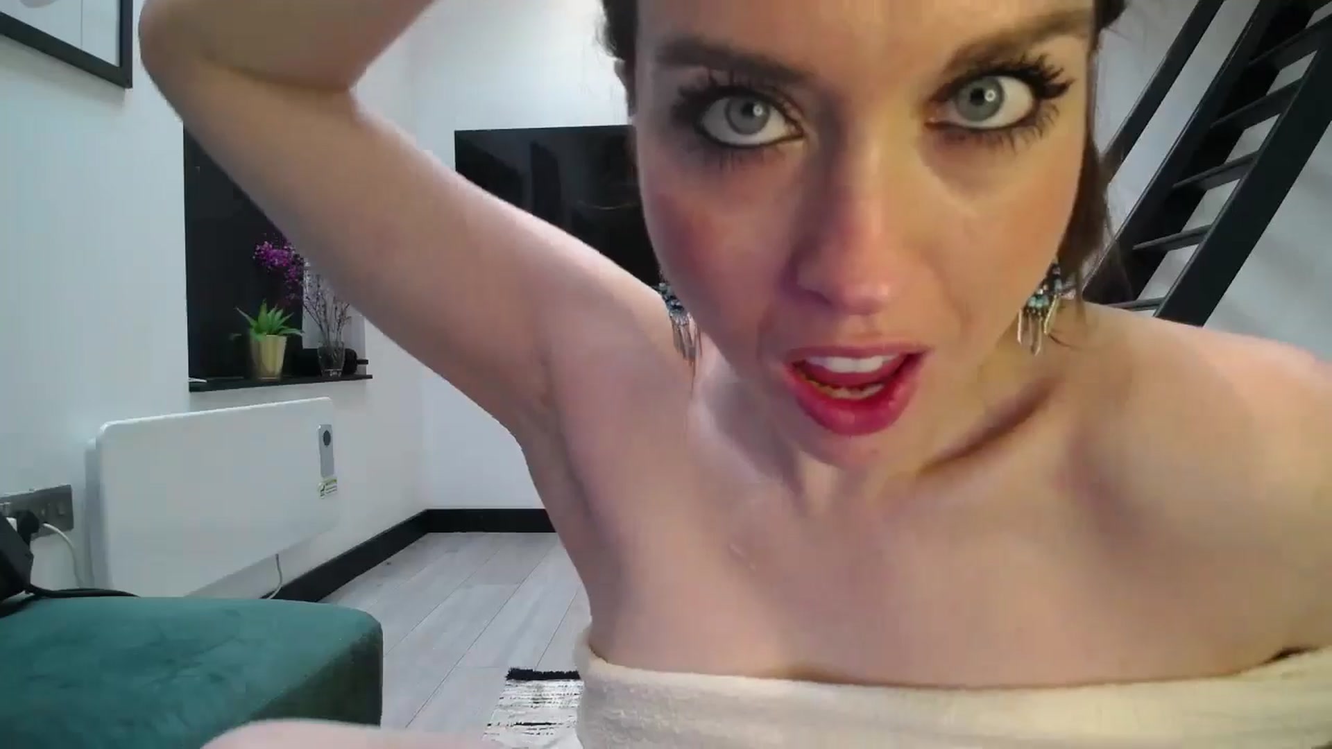 Gallery image thumbnail from Girl_X_Power's myfreecams stream on, 09/18/2025, 16:52 image 7 of 20