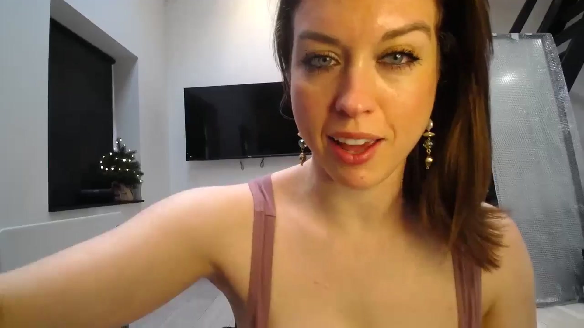 Gallery image thumbnail from Girl_X_Power's myfreecams stream on, 01/01/2026, 11:20 image 19 of 20