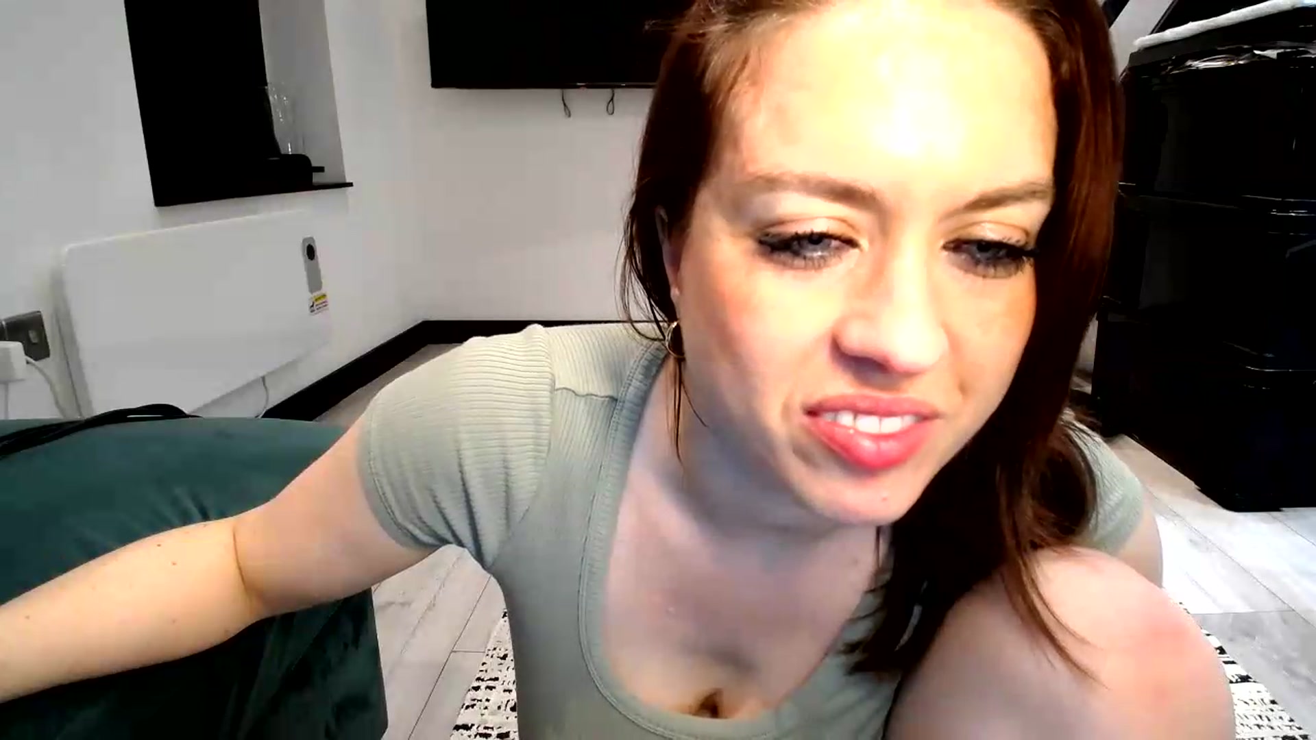 Gallery image thumbnail from Girl_X_Power's myfreecams stream on, 05/31/2026, 01:34 image 17 of 20