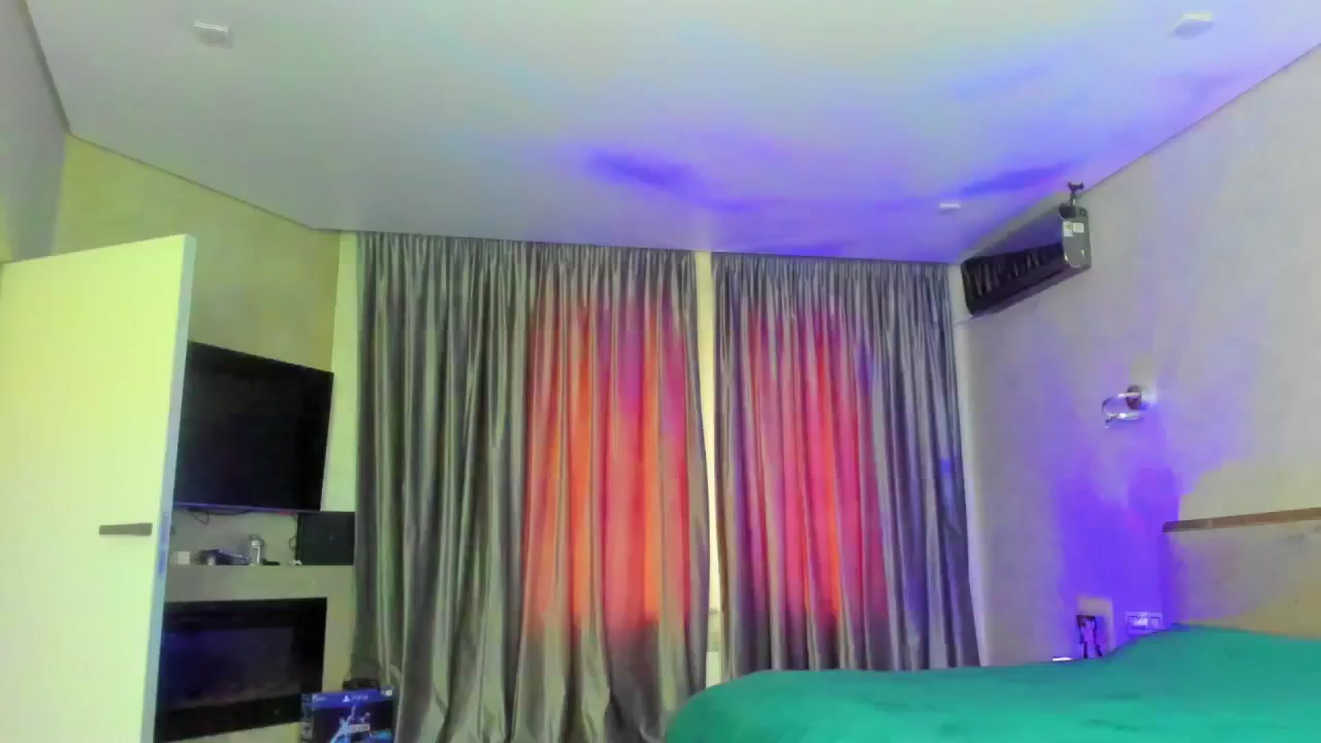 Gallery image thumbnail from GirlfriendK_'s myfreecams stream on, 02/14/2025, 12:40 image 16 of 20