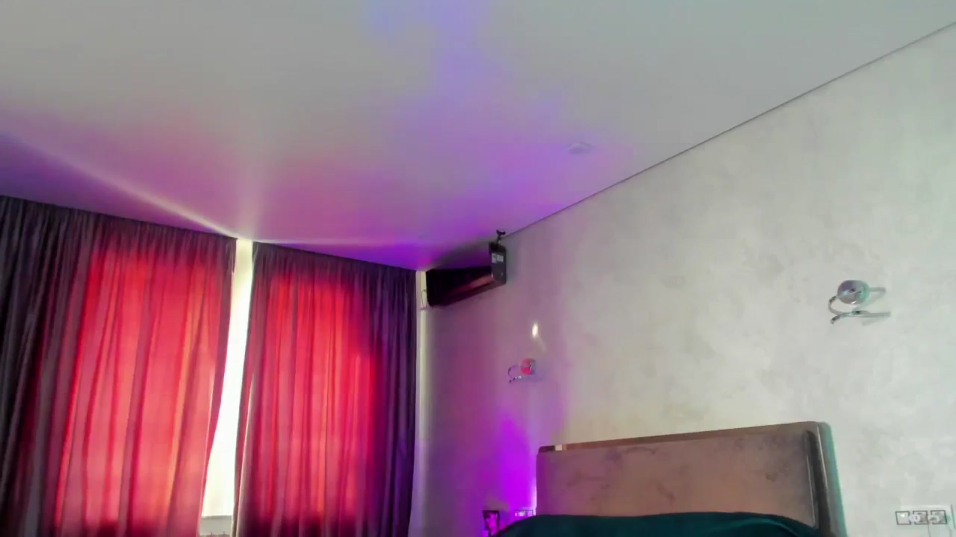Gallery image thumbnail from GirlfriendK_'s myfreecams stream on, 02/16/2025, 11:51 image 17 of 20