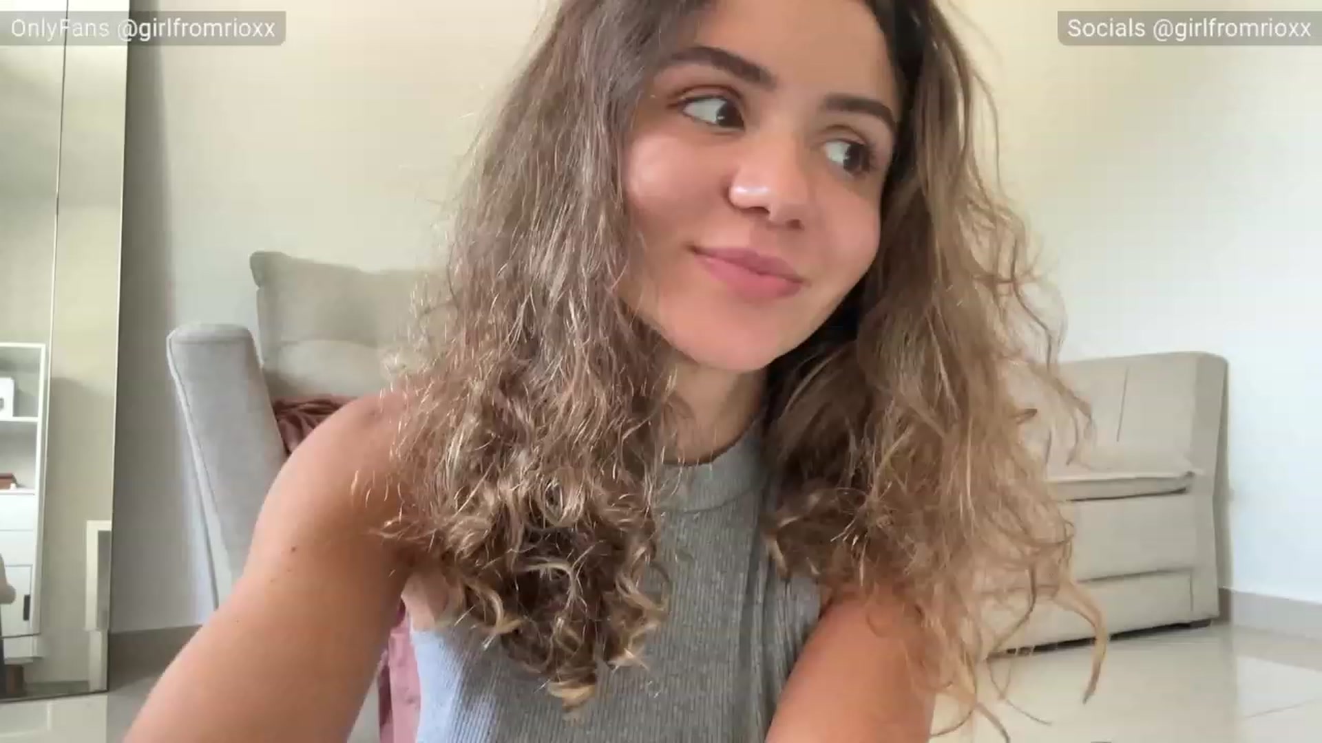 Gallery image thumbnail from Girlfromrio's myfreecams stream on, 10/05/2023, 17:58 image 17 of 20