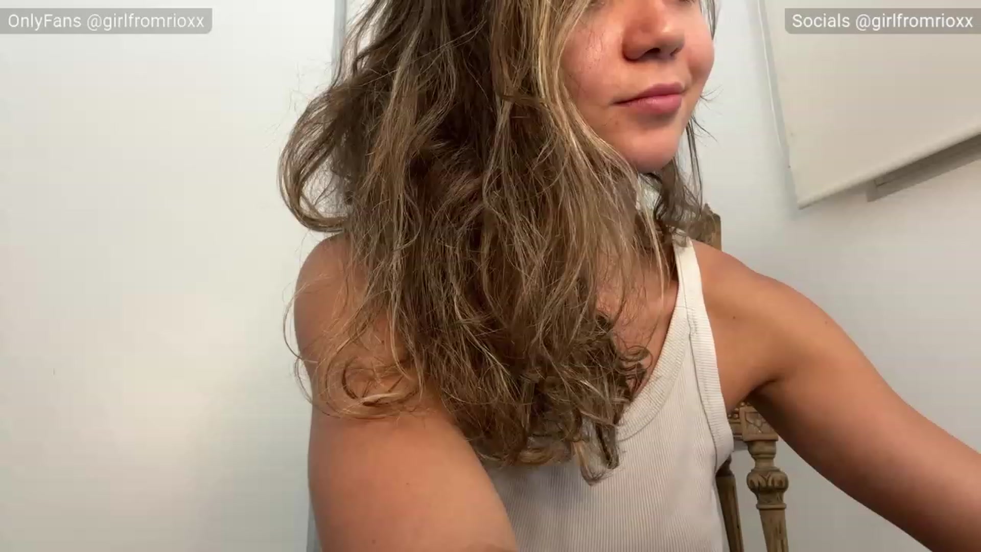 Gallery image thumbnail from Girlfromrio's myfreecams stream on, 10/16/2023, 23:44 image 15 of 20