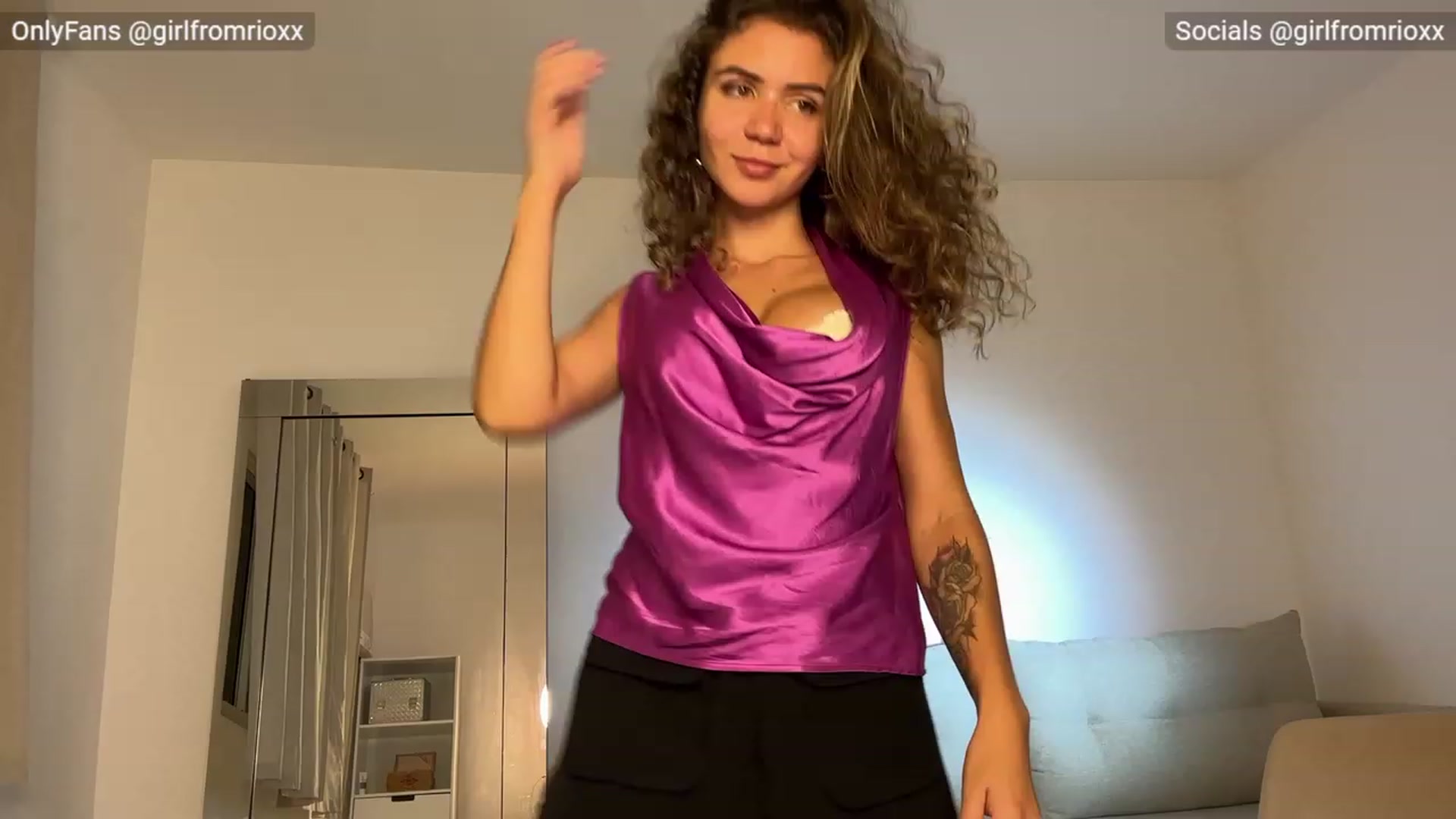 Gallery image thumbnail from Girlfromrio's myfreecams stream on, 10/24/2023, 02:37 image 6 of 20