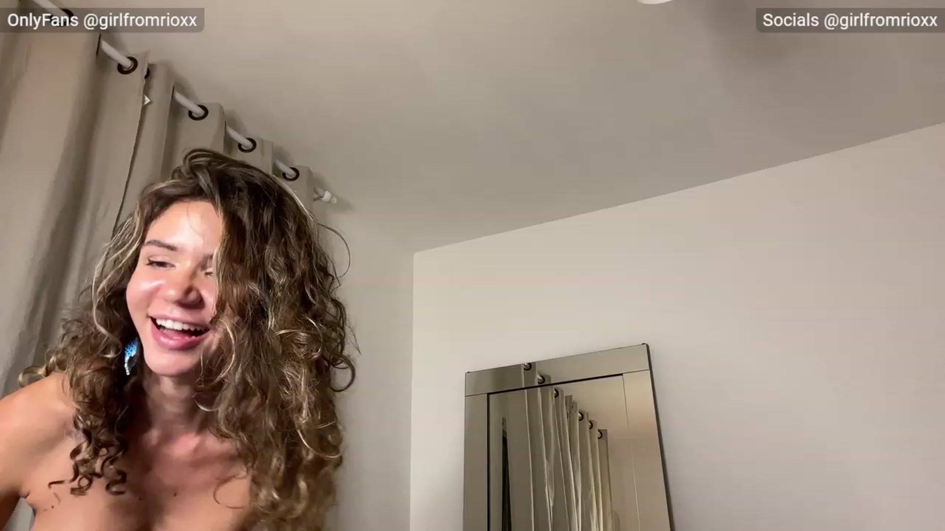 Gallery image thumbnail from Girlfromrio's myfreecams stream on, 10/29/2023, 23:51 image 8 of 20