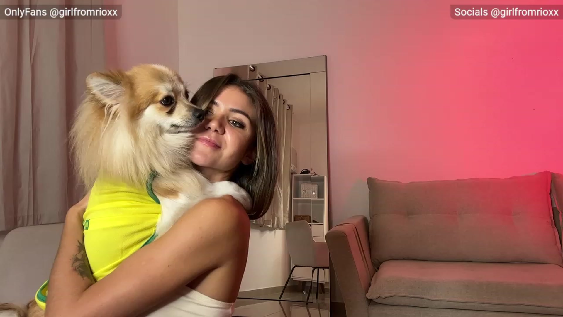 Gallery image thumbnail from Girlfromrio's myfreecams stream on, 11/01/2023, 24:11 image 4 of 20