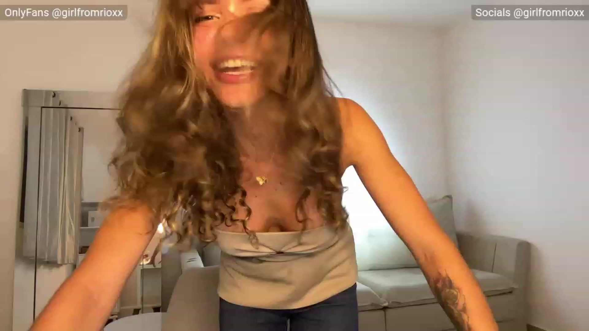 Gallery image thumbnail from Girlfromrio's myfreecams stream on, 11/04/2023, 22:49 image 4 of 20