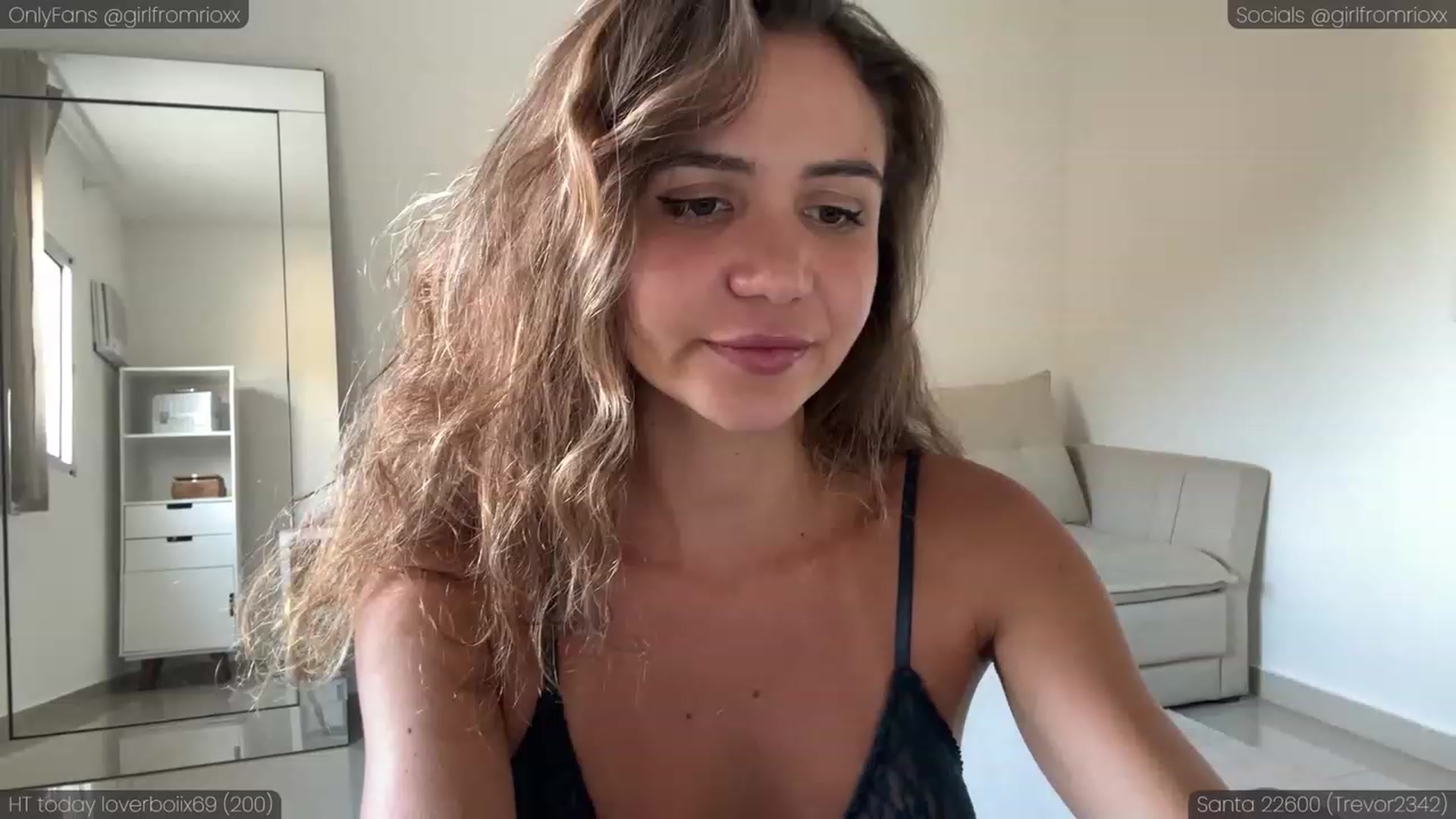 Gallery image thumbnail from Girlfromrio's myfreecams stream on, 12/28/2023, 21:02 image 11 of 20