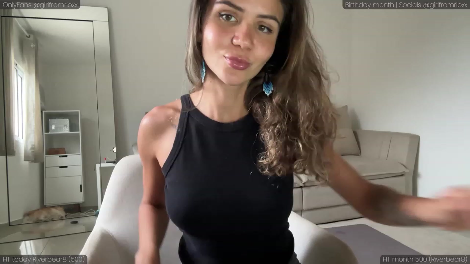Gallery image thumbnail from Girlfromrio's myfreecams stream on, 01/02/2024, 21:13 image 17 of 20