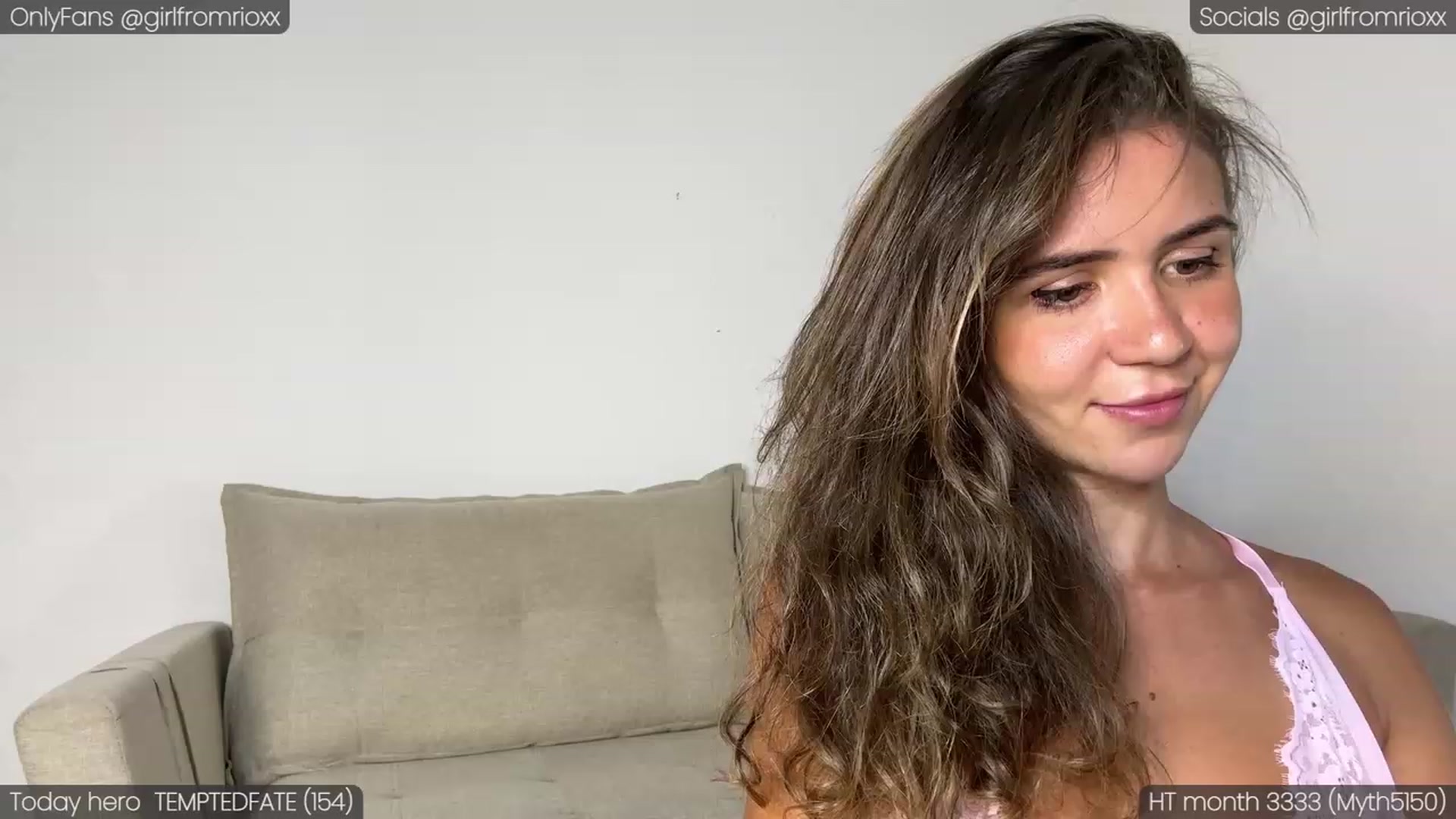 Gallery image thumbnail from Girlfromrio's myfreecams stream on, 03/01/2024, 24:03 image 8 of 20