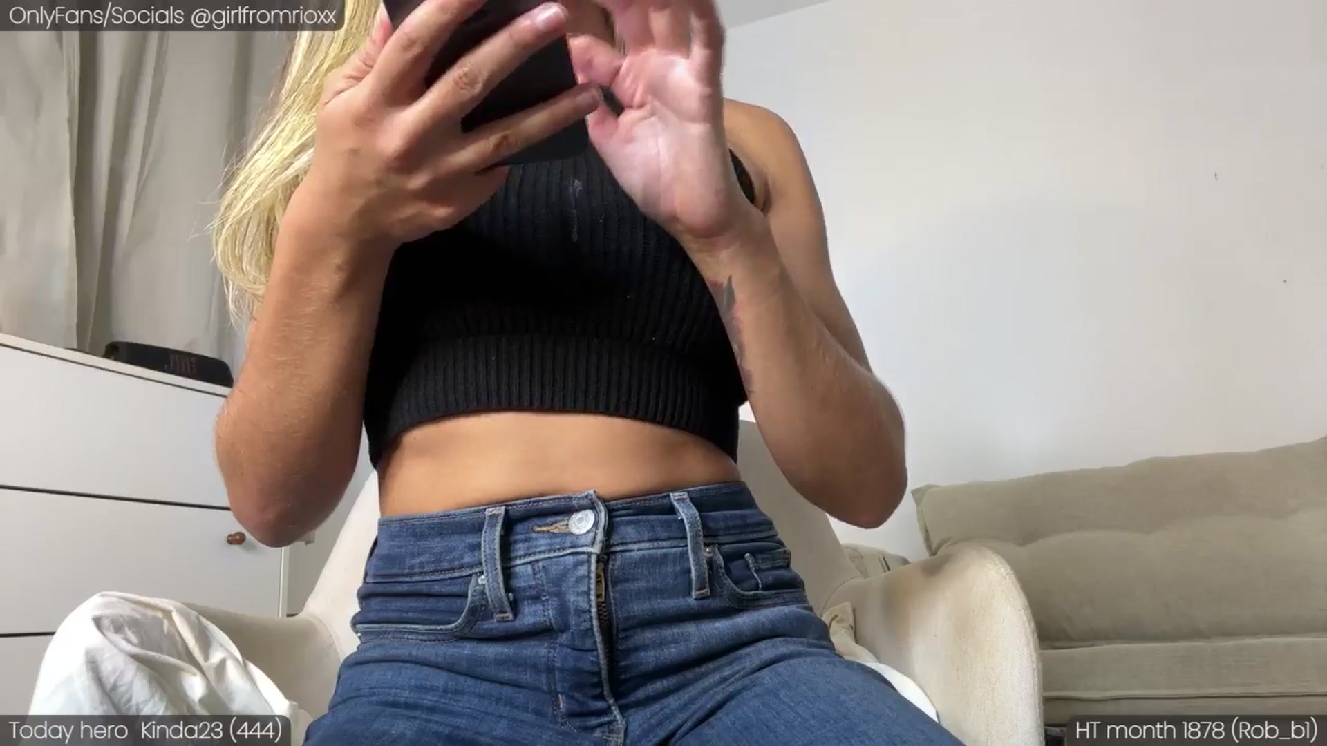 Gallery image thumbnail from Girlfromrio's myfreecams stream on, 06/06/2024, 03:24 image 15 of 20