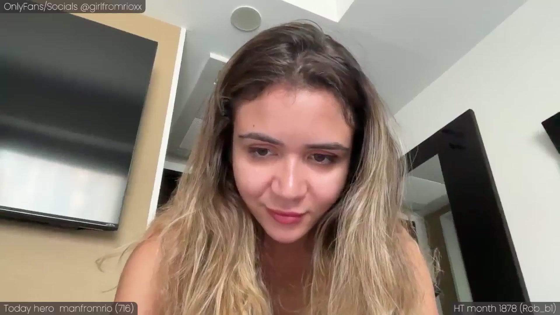 Gallery image thumbnail from Girlfromrio's myfreecams stream on, 06/24/2024, 02:52 image 17 of 20