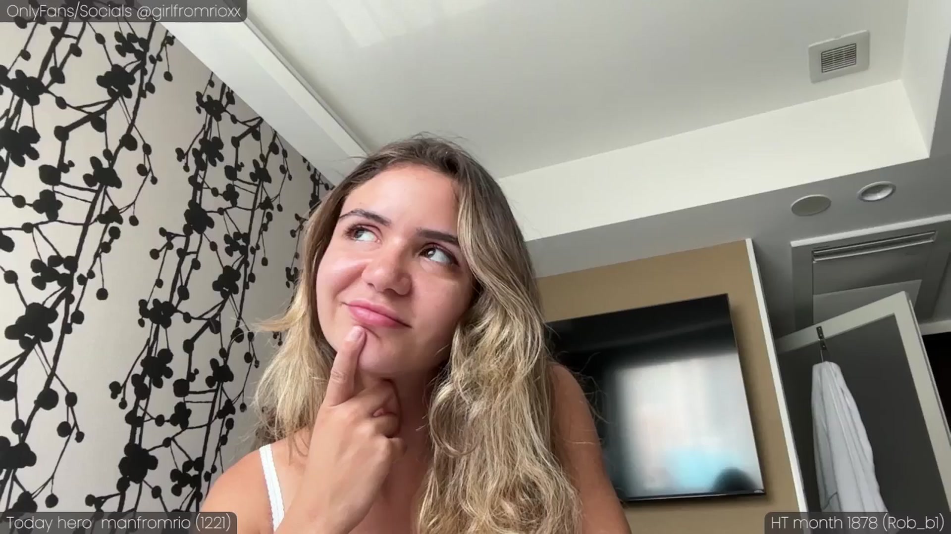 Gallery image thumbnail from Girlfromrio's myfreecams stream on, 06/24/2024, 05:30 image 1 of 20