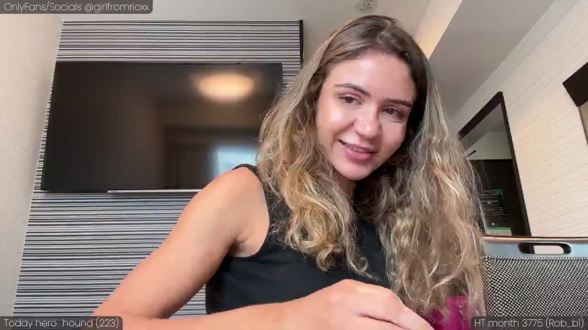 Gallery image thumbnail from Girlfromrio's myfreecams stream on, 07/03/2024, 04:55 image 15 of 20