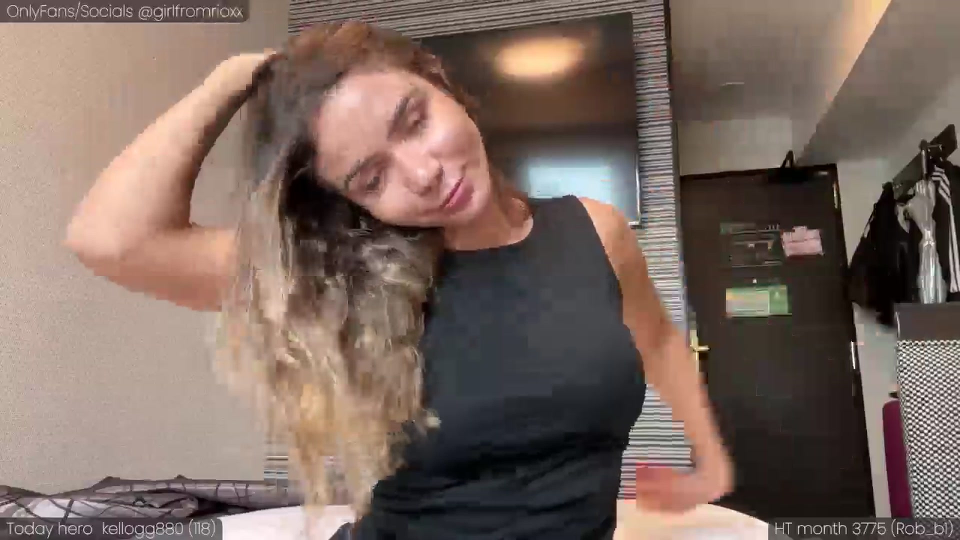 Gallery image thumbnail from Girlfromrio's myfreecams stream on, 07/03/2024, 04:55 image 10 of 20