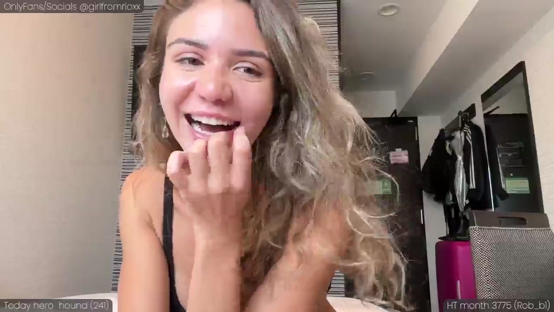 Gallery image thumbnail from Girlfromrio's myfreecams stream on, 07/03/2024, 06:13 image 9 of 20