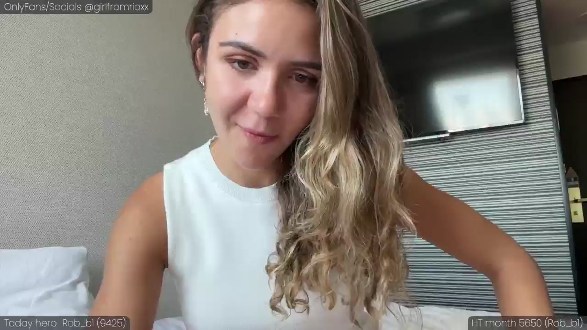 Gallery image thumbnail from Girlfromrio's myfreecams stream on, 07/05/2024, 06:54 image 8 of 20