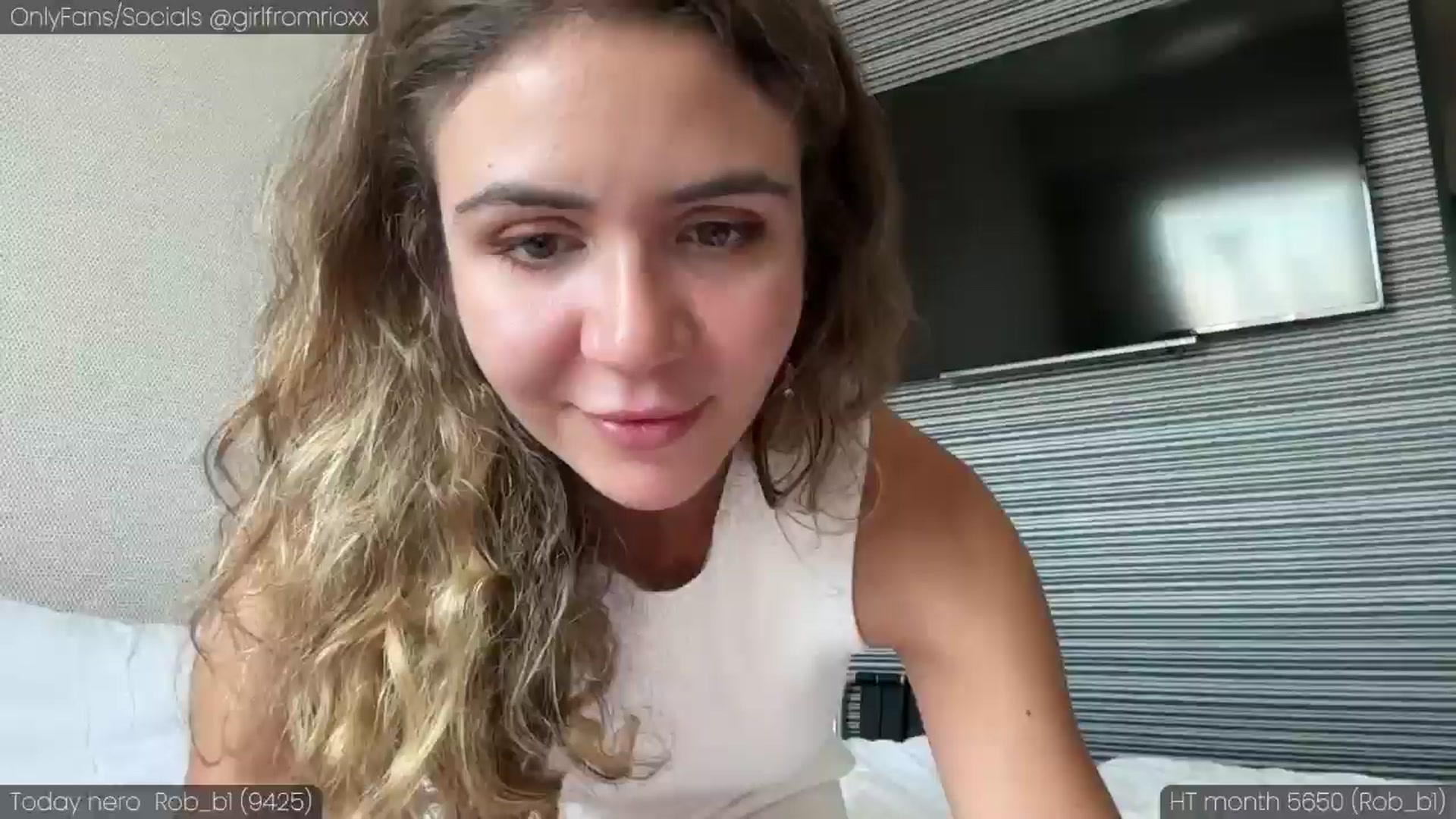 Gallery image thumbnail from Girlfromrio's myfreecams stream on, 07/05/2024, 06:54 image 10 of 20