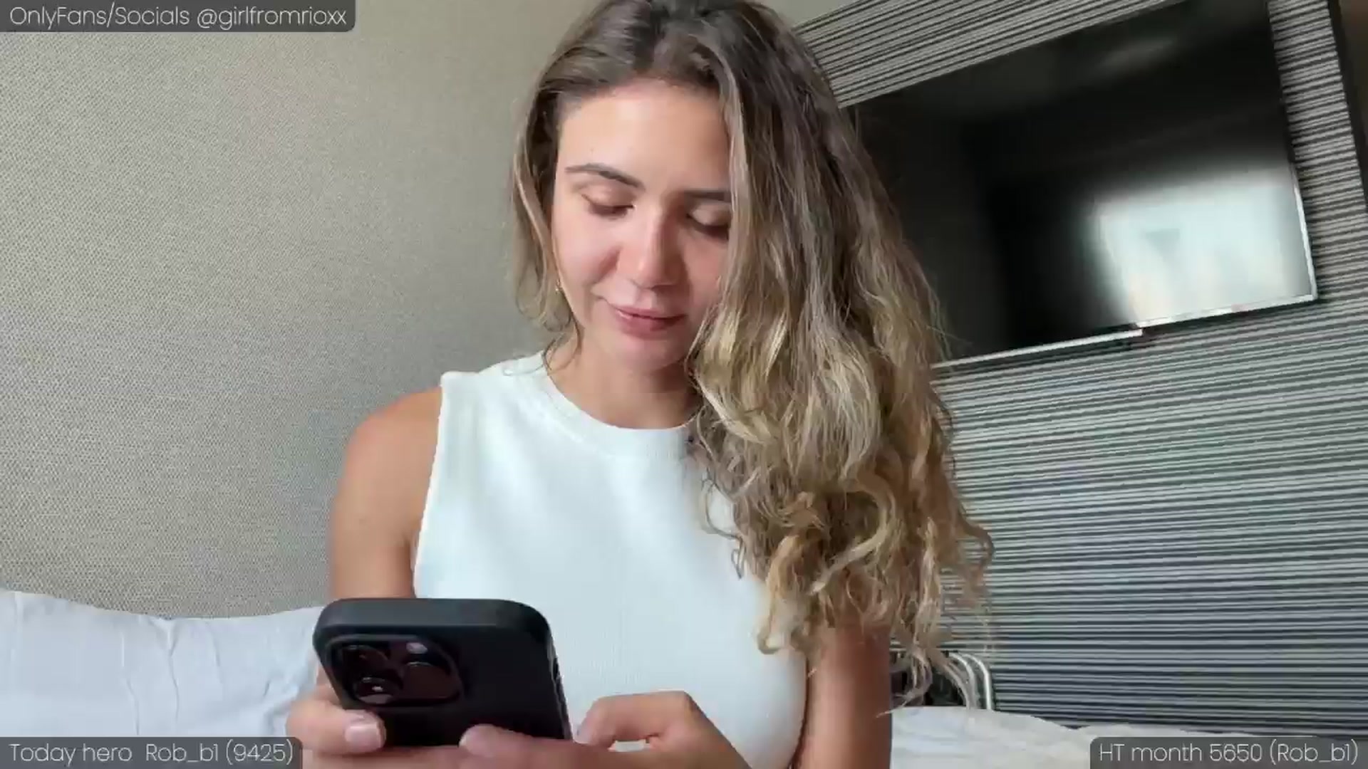 Gallery image thumbnail from Girlfromrio's myfreecams stream on, 07/05/2024, 06:54 image 12 of 20