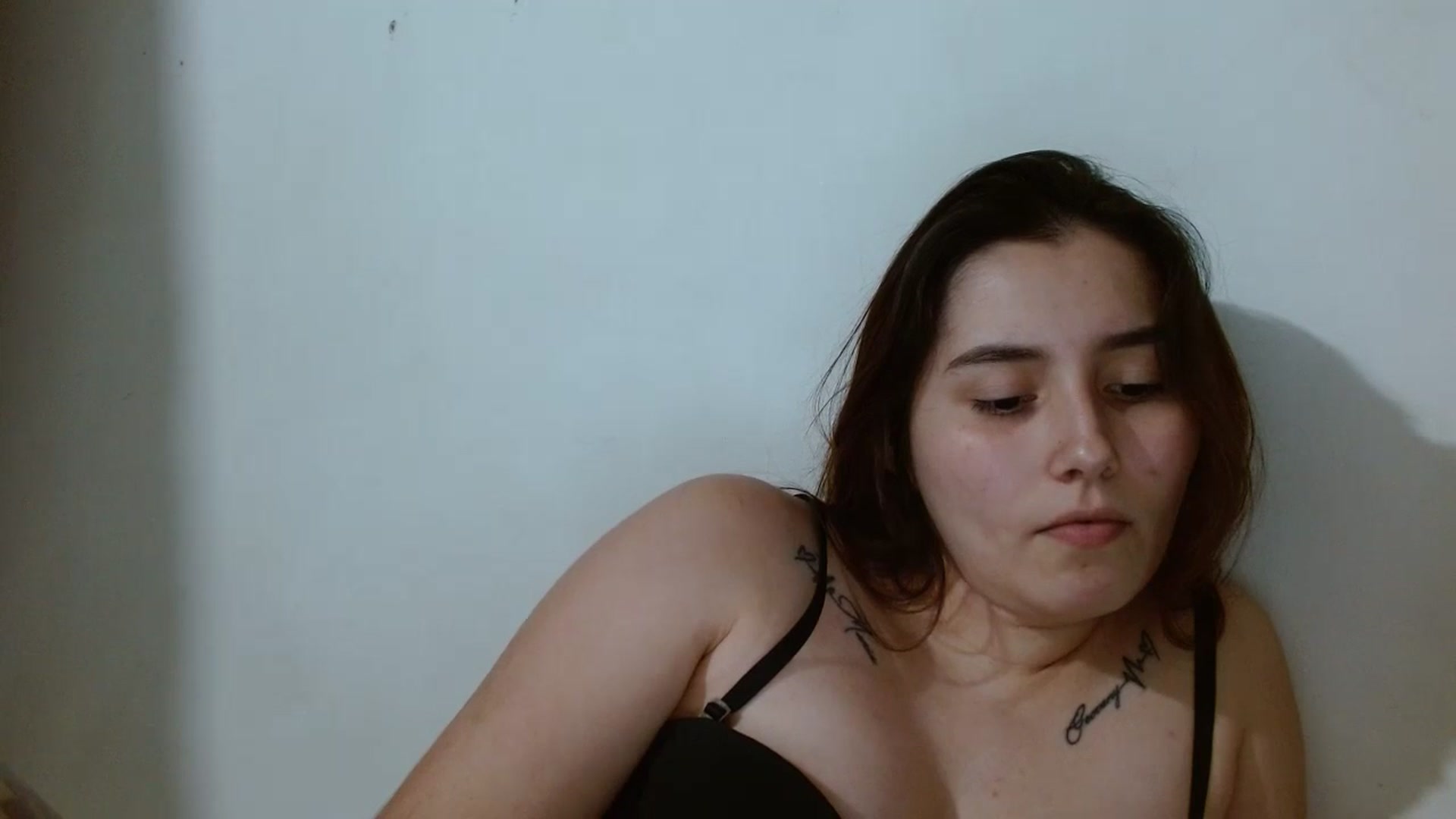 Gallery image thumbnail from Girlhot29's myfreecams stream on, 06/20/2024, 07:07 image 18 of 20