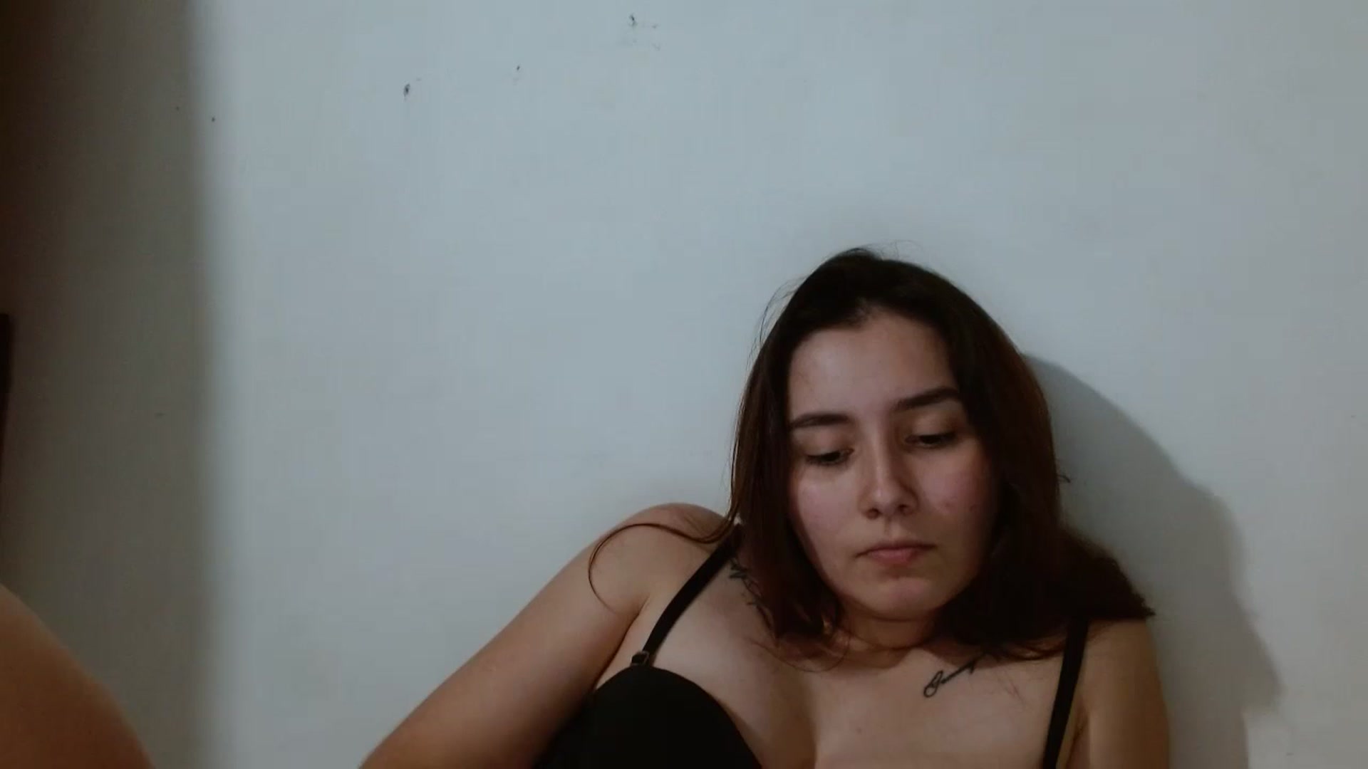 Gallery image thumbnail from Girlhot29's myfreecams stream on, 06/20/2024, 07:07 image 1 of 20