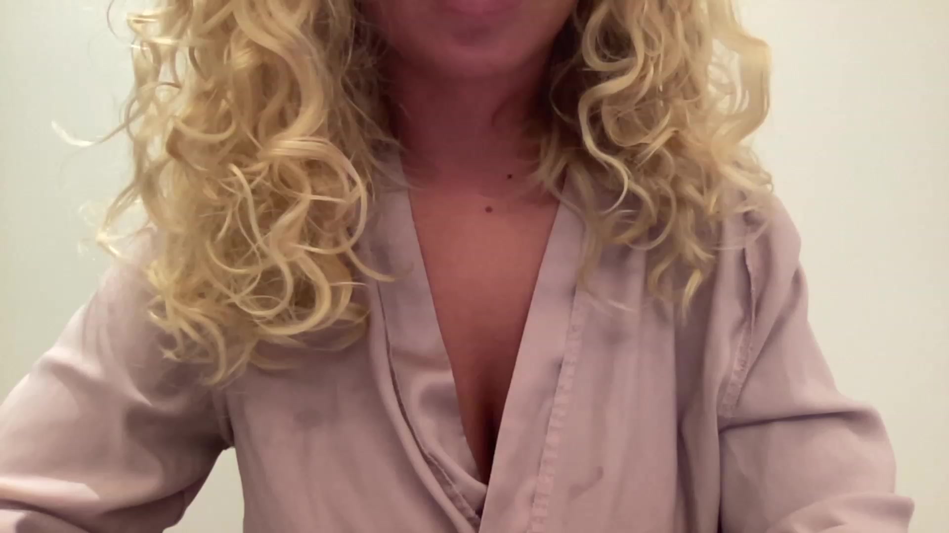 Gallery image thumbnail from GirlnextdoorM's myfreecams stream on, 11/25/2022, 19:18 image 12 of 20