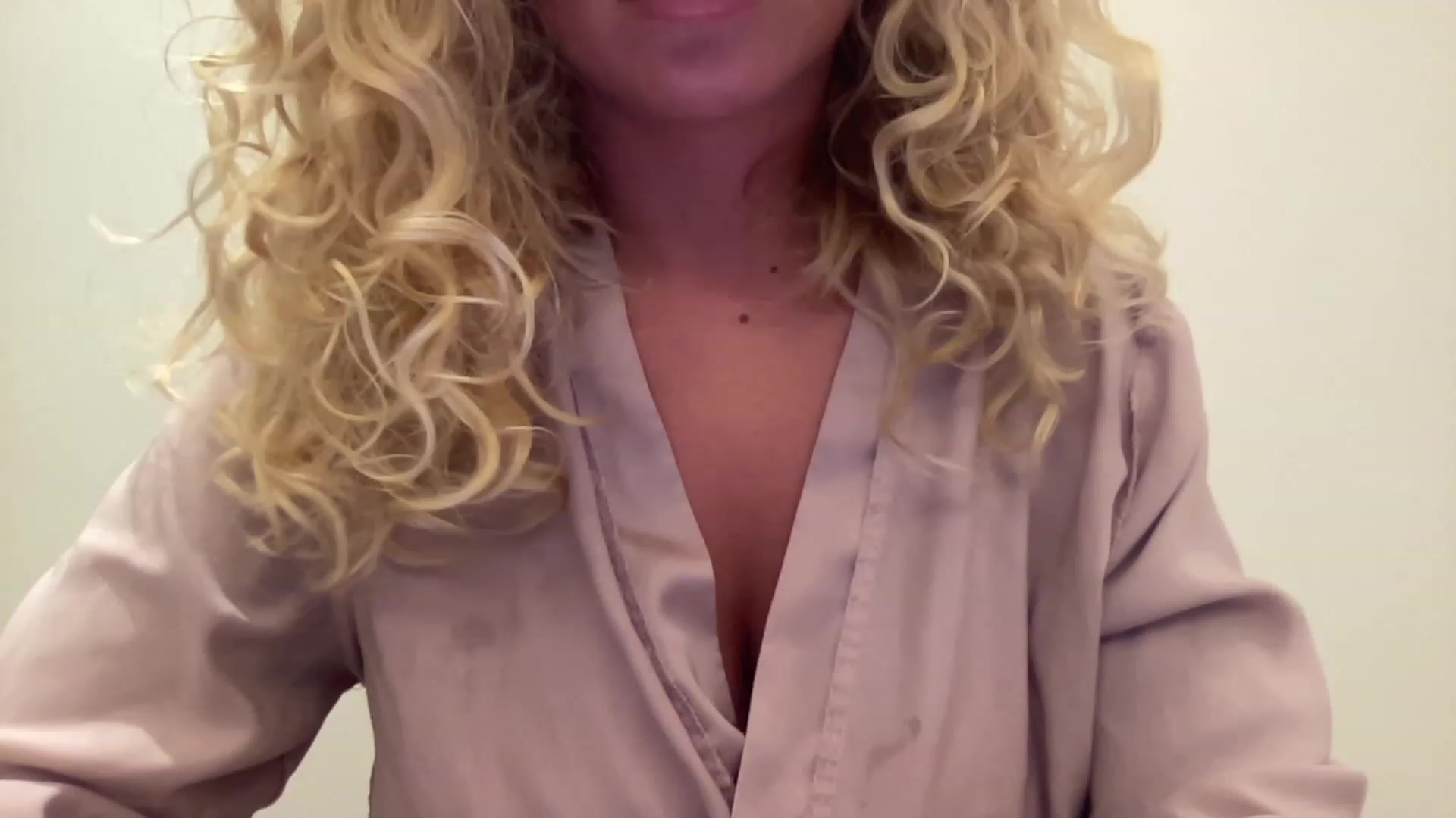 Gallery image thumbnail from GirlnextdoorM's myfreecams stream on, 11/25/2022, 19:18 image 11 of 20