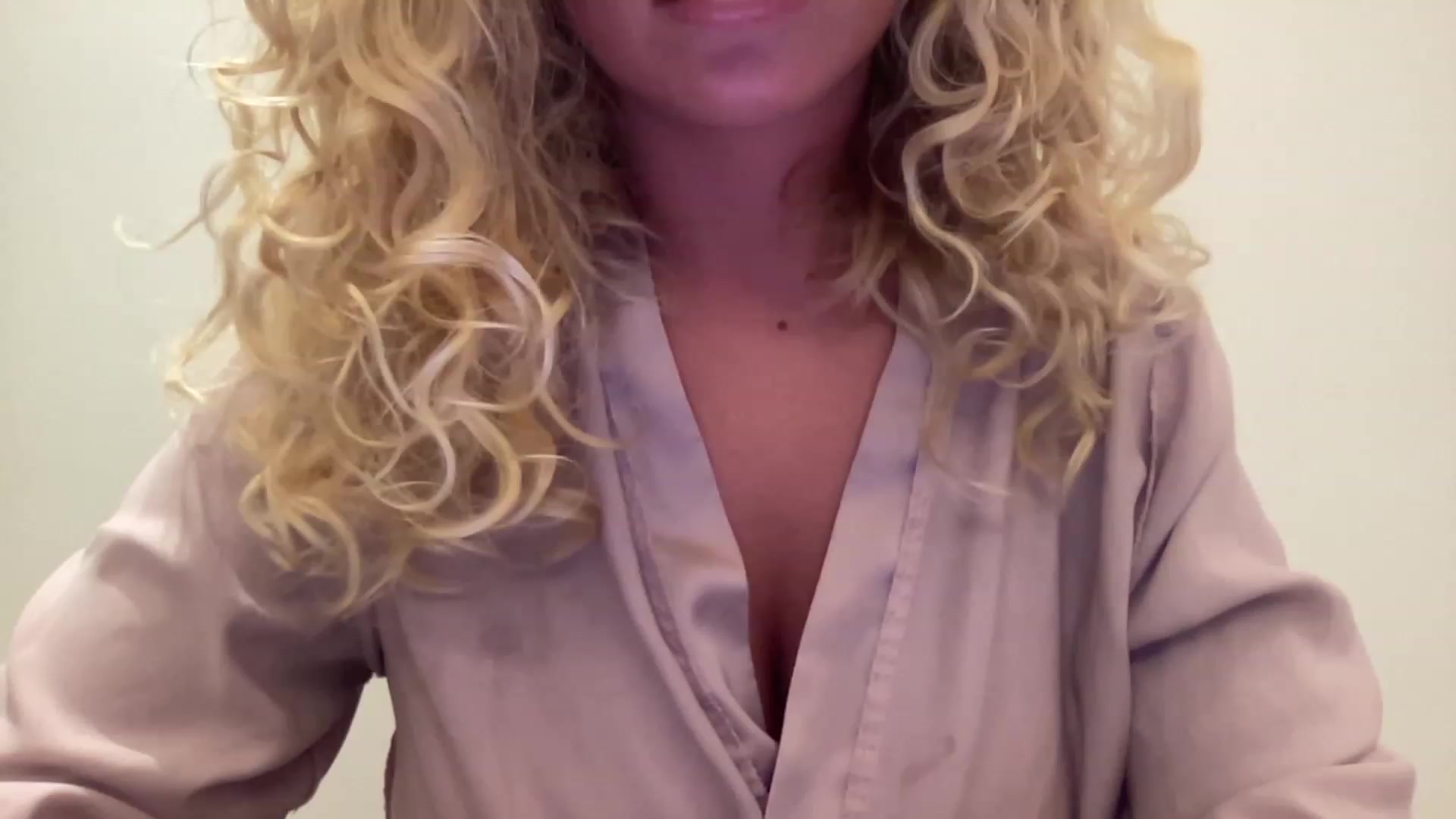 Gallery image thumbnail from GirlnextdoorM's myfreecams stream on, 11/25/2022, 19:18 image 9 of 20