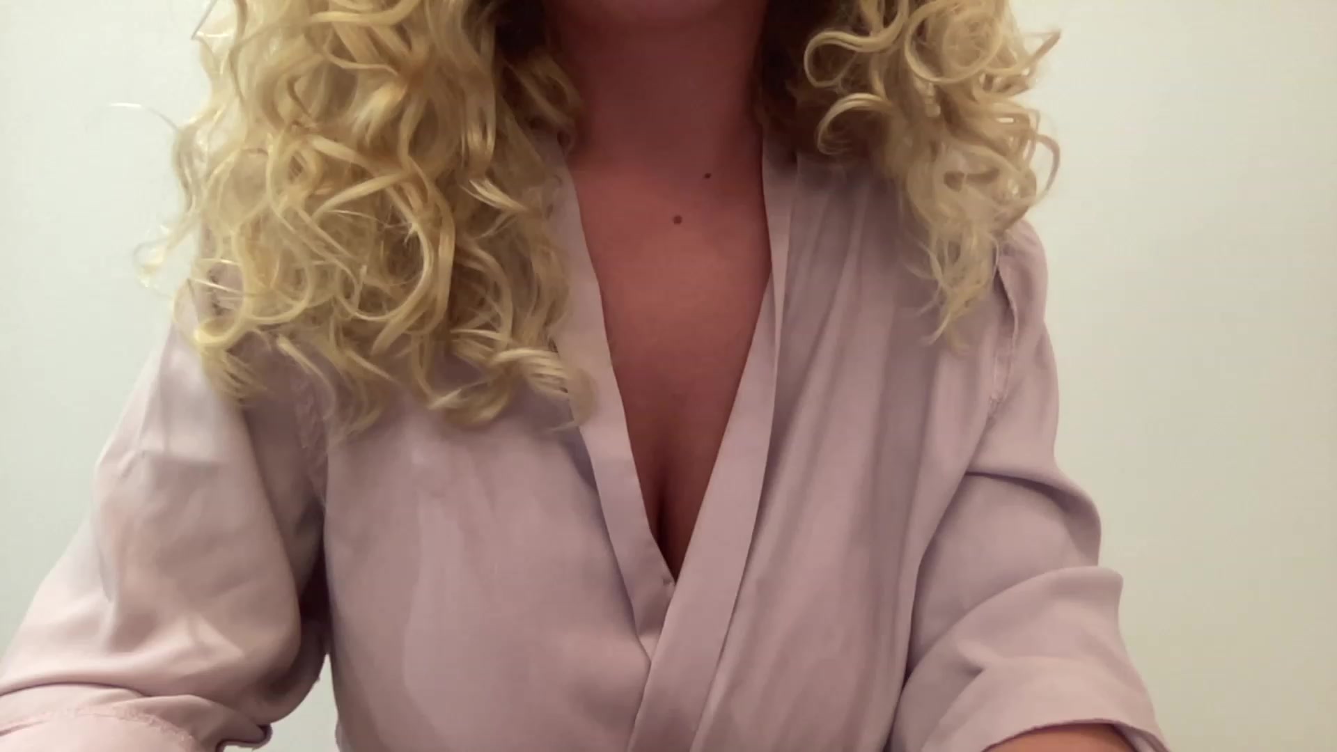Gallery image thumbnail from GirlnextdoorM's myfreecams stream on, 11/25/2022, 23:15 image 7 of 20