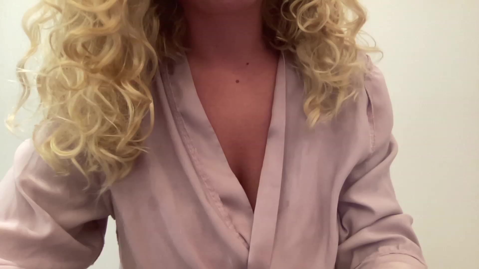 Gallery image thumbnail from GirlnextdoorM's myfreecams stream on, 11/25/2022, 23:15 image 14 of 20