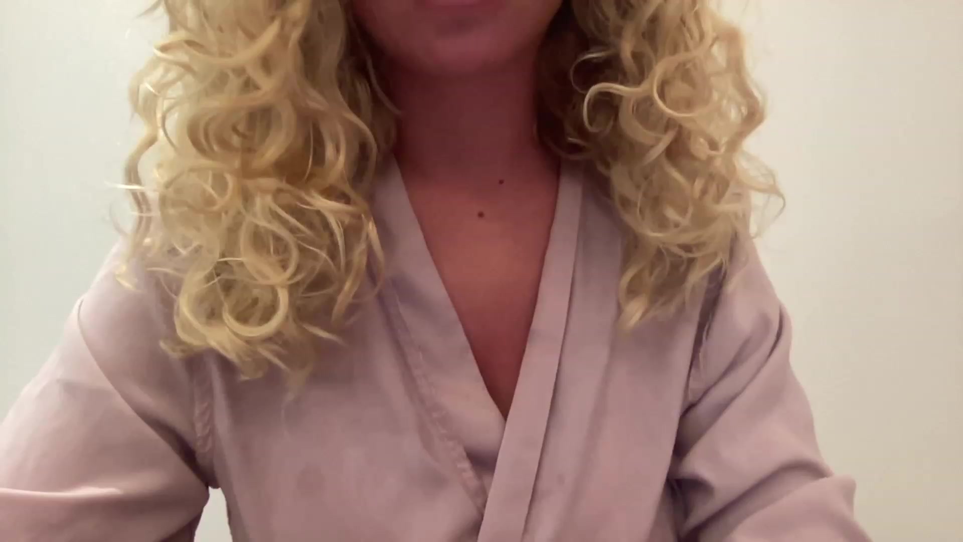 Gallery image thumbnail from GirlnextdoorM's myfreecams stream on, 11/25/2022, 23:15 image 10 of 20