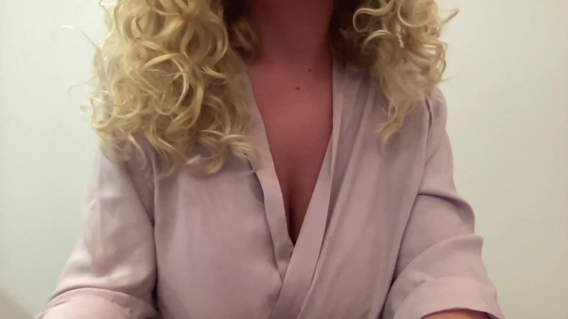 Gallery image thumbnail from GirlnextdoorM's myfreecams stream on, 11/25/2022, 23:15 image 8 of 20