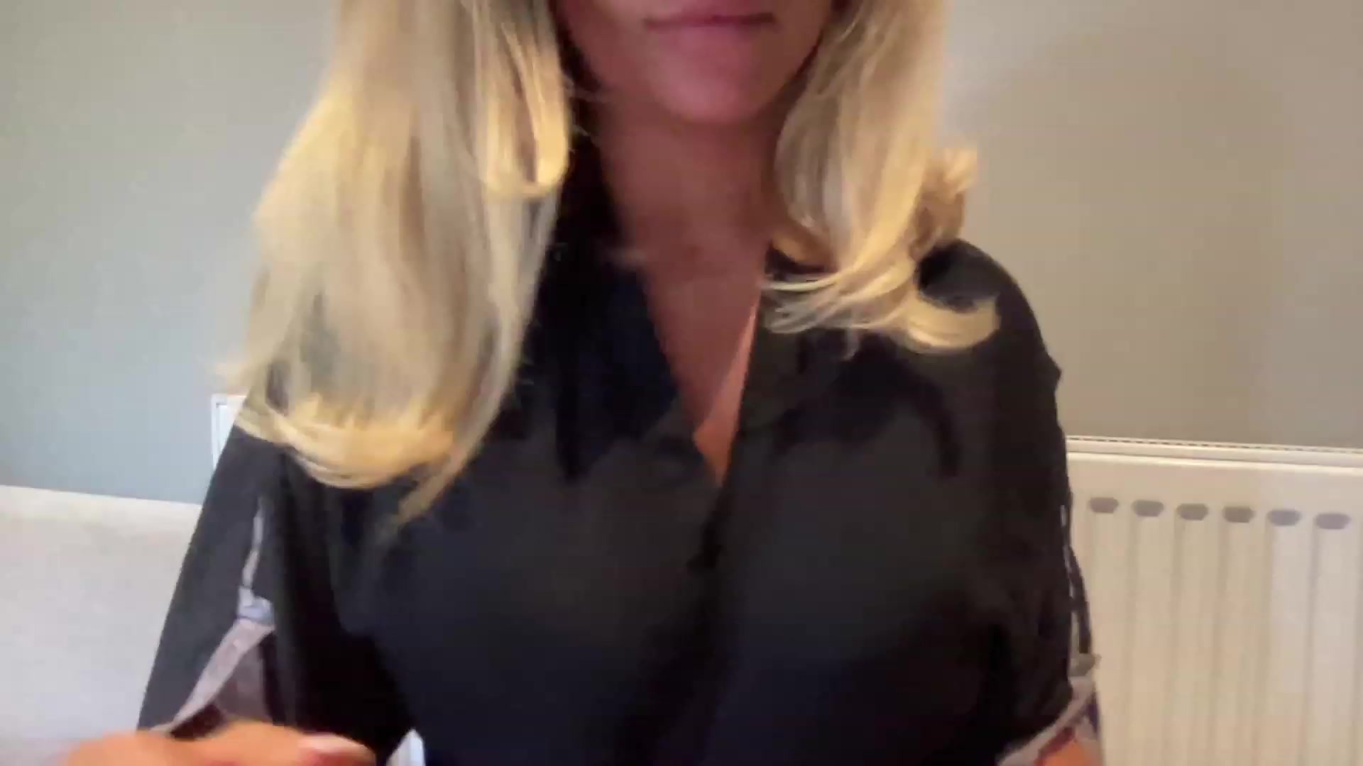Gallery image thumbnail from GirlnextdoorM's myfreecams stream on, 06/04/2023, 15:42 image 12 of 20