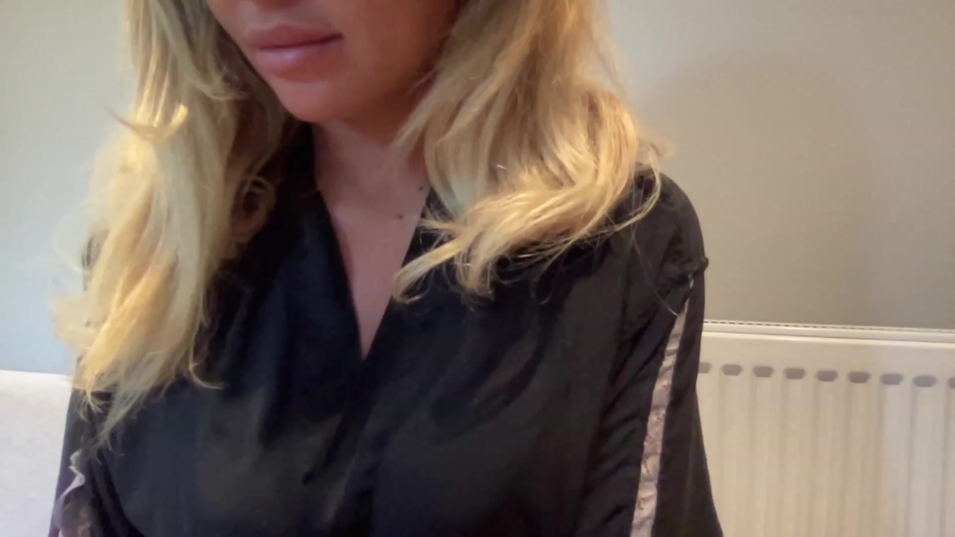 Gallery image thumbnail from GirlnextdoorM's myfreecams stream on, 06/04/2023, 16:14 image 13 of 20