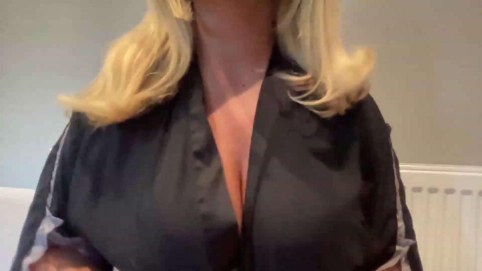 Gallery image thumbnail from GirlnextdoorM's myfreecams stream on, 06/04/2023, 16:14 image 12 of 20