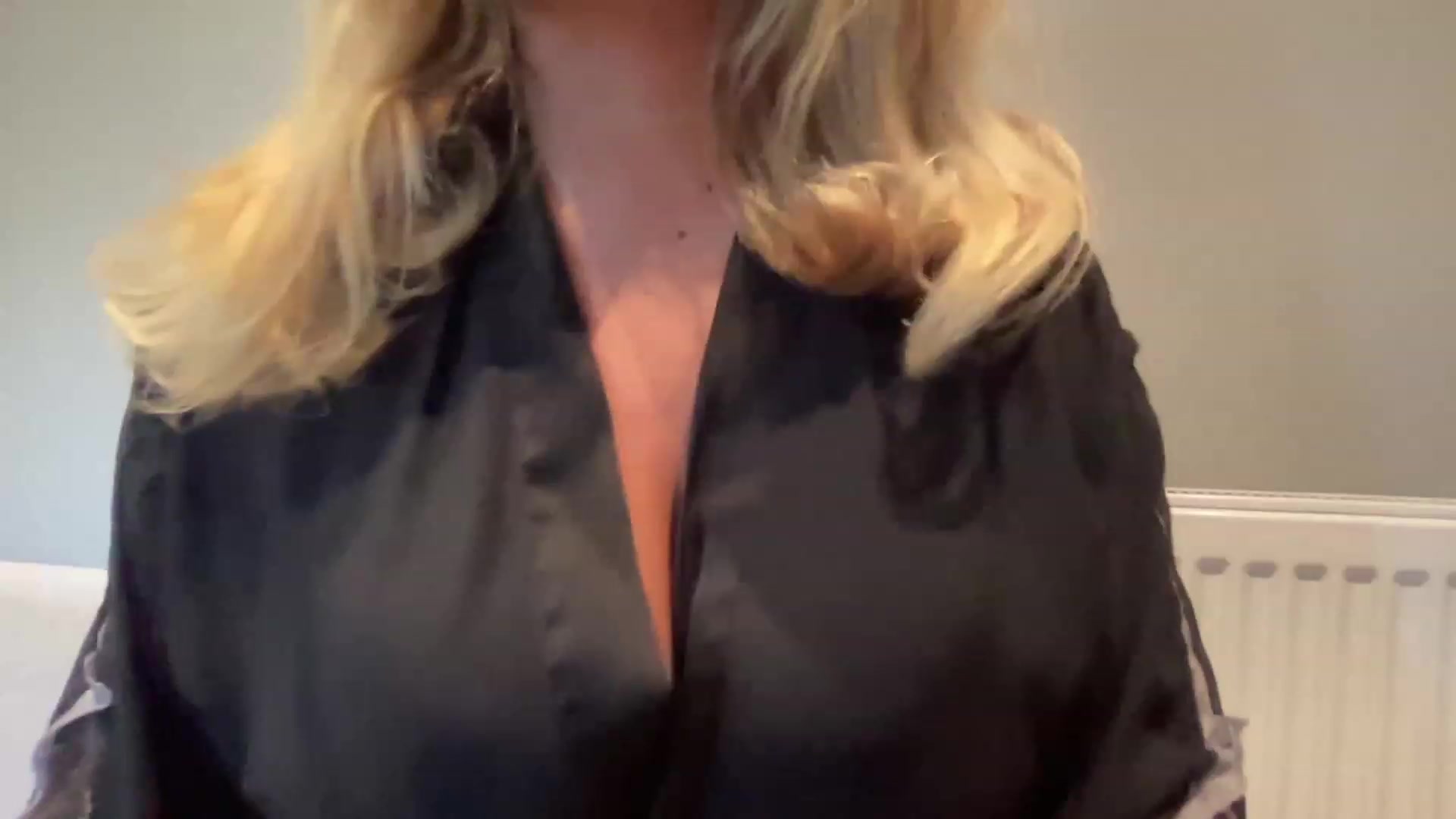 Gallery image thumbnail from GirlnextdoorM's myfreecams stream on, 06/04/2023, 16:14 image 14 of 20