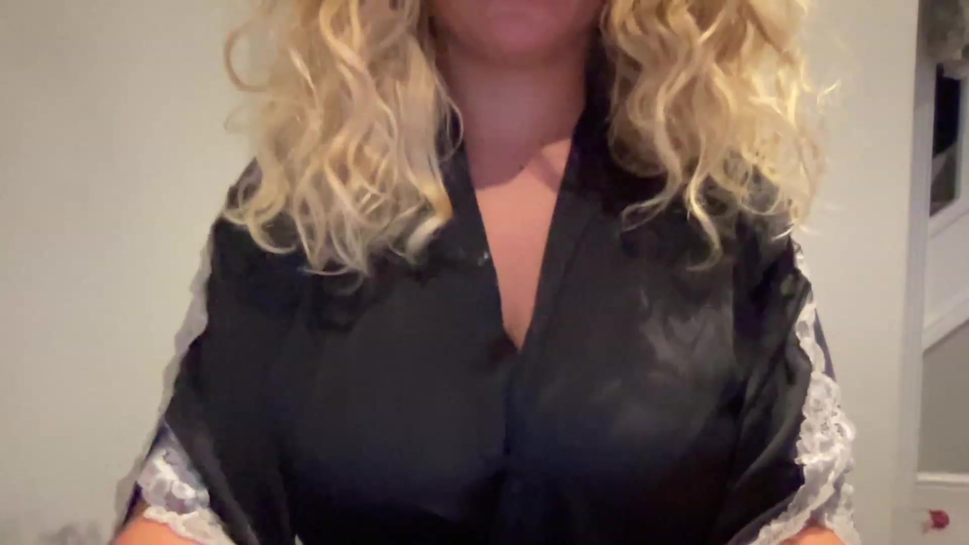 Gallery image thumbnail from GirlnextdoorM's myfreecams stream on, 06/12/2023, 18:16 image 19 of 20