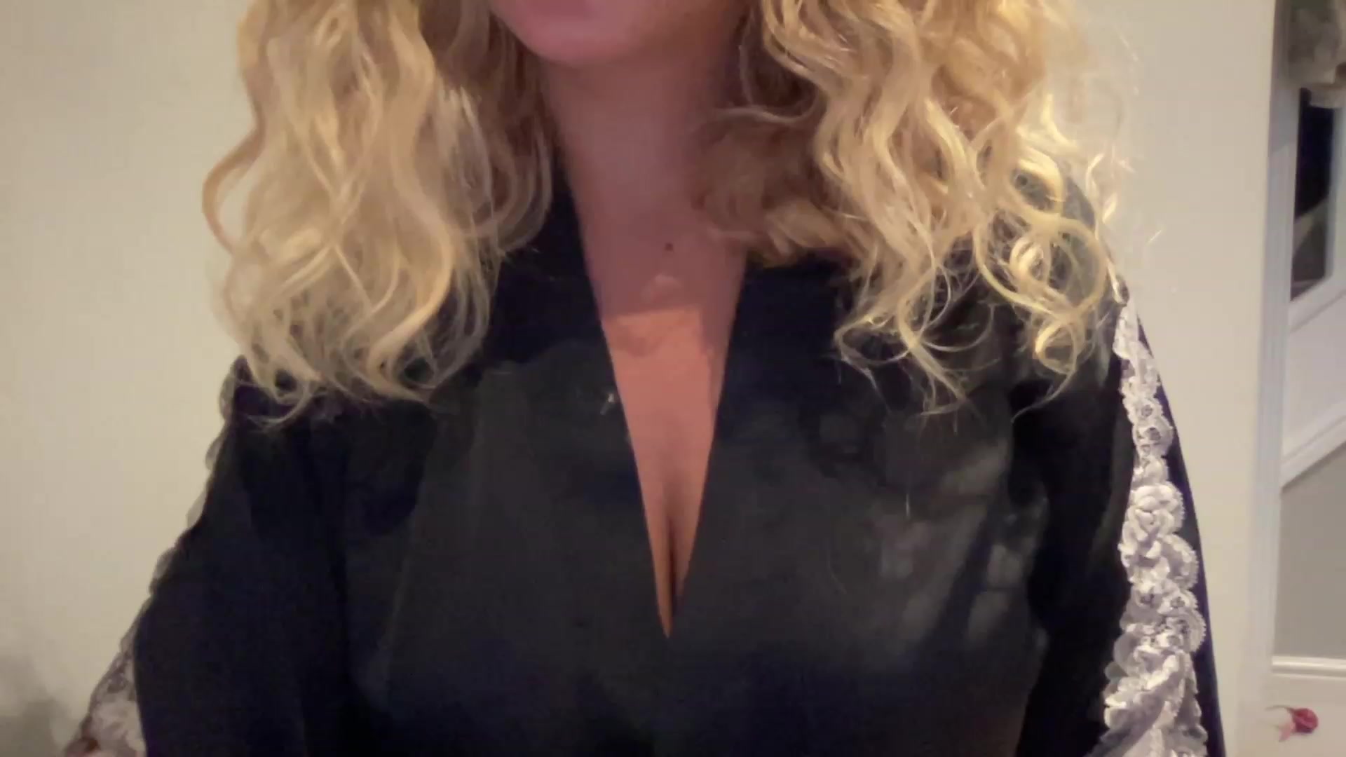 Gallery image thumbnail from GirlnextdoorM's myfreecams stream on, 06/12/2023, 18:16 image 16 of 20