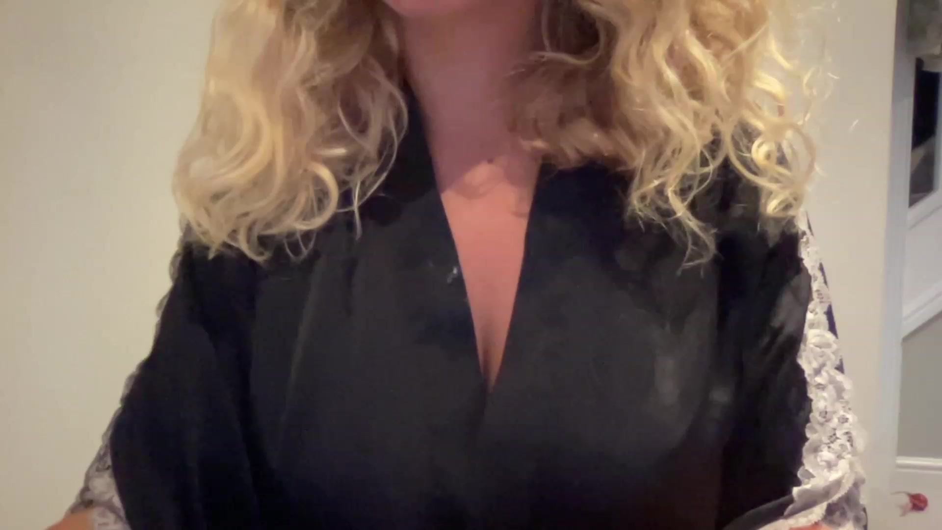 Gallery image thumbnail from GirlnextdoorM's myfreecams stream on, 06/12/2023, 18:16 image 11 of 20