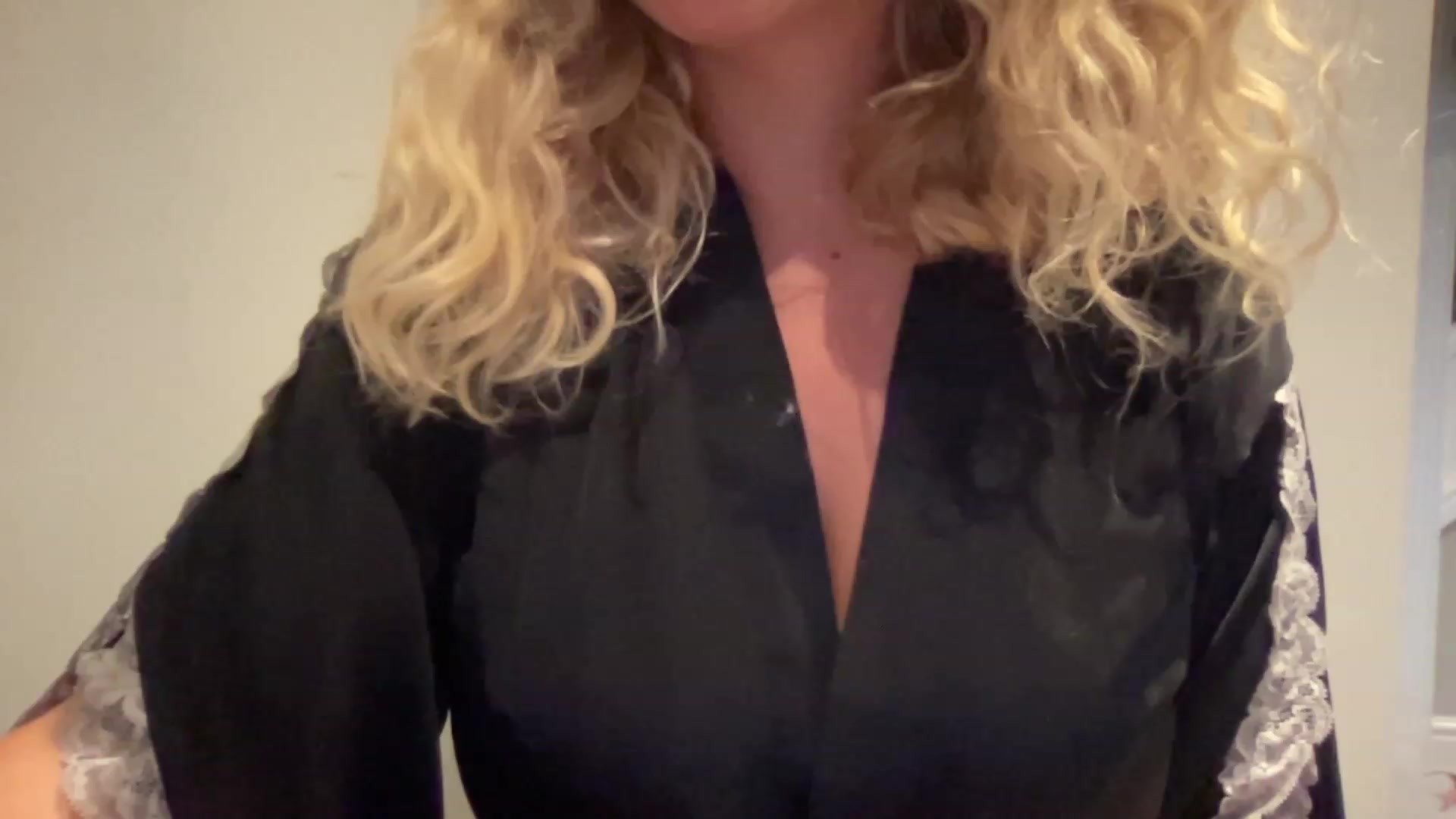 Gallery image thumbnail from GirlnextdoorM's myfreecams stream on, 06/12/2023, 18:16 image 5 of 20