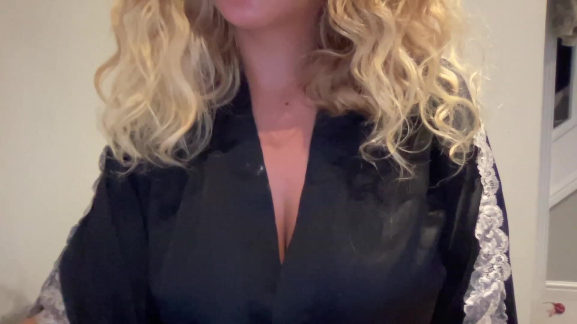 Gallery image thumbnail from GirlnextdoorM's myfreecams stream on, 06/12/2023, 18:16 image 17 of 20