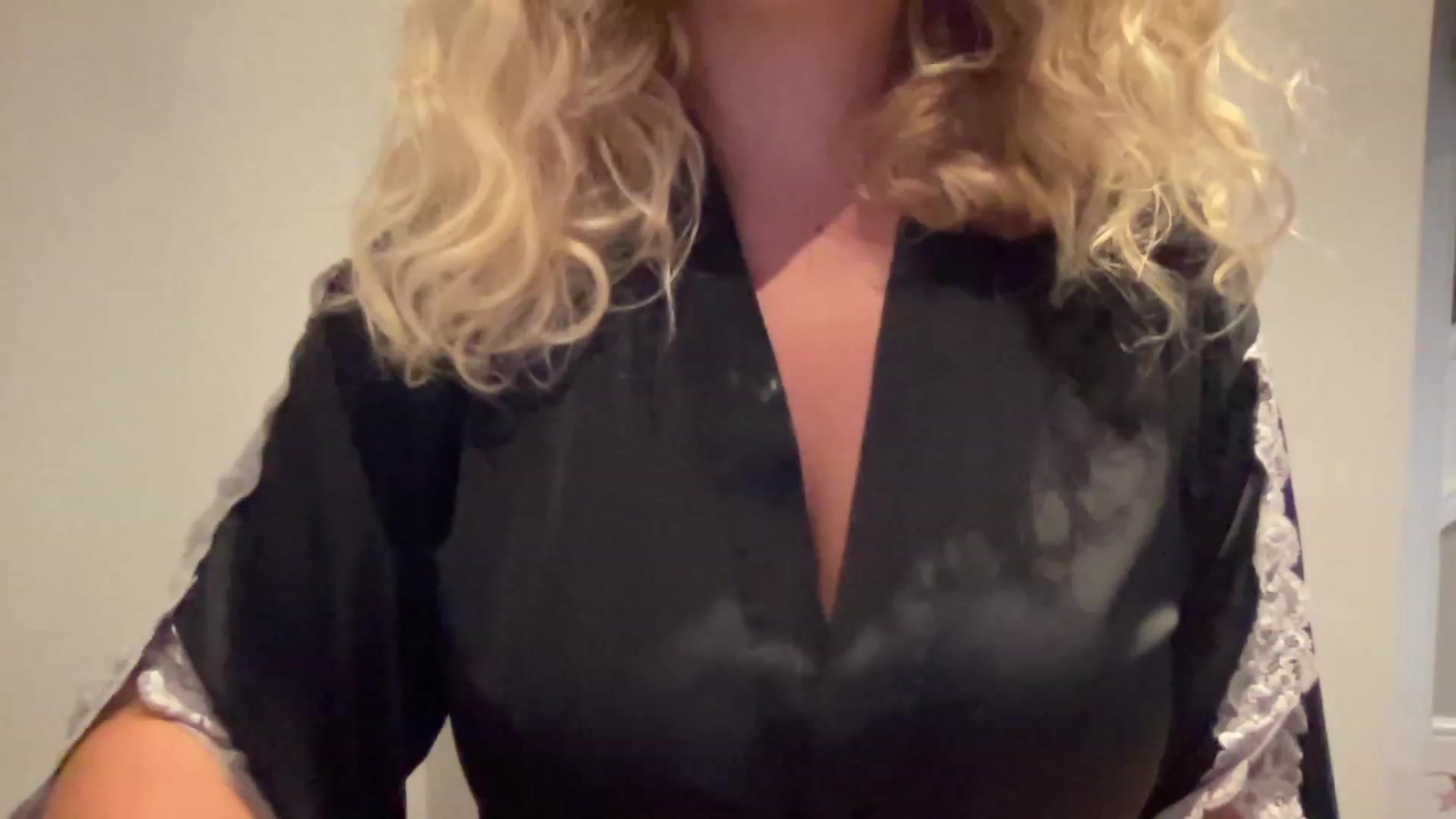 Gallery image thumbnail from GirlnextdoorM's myfreecams stream on, 06/12/2023, 18:16 image 6 of 20