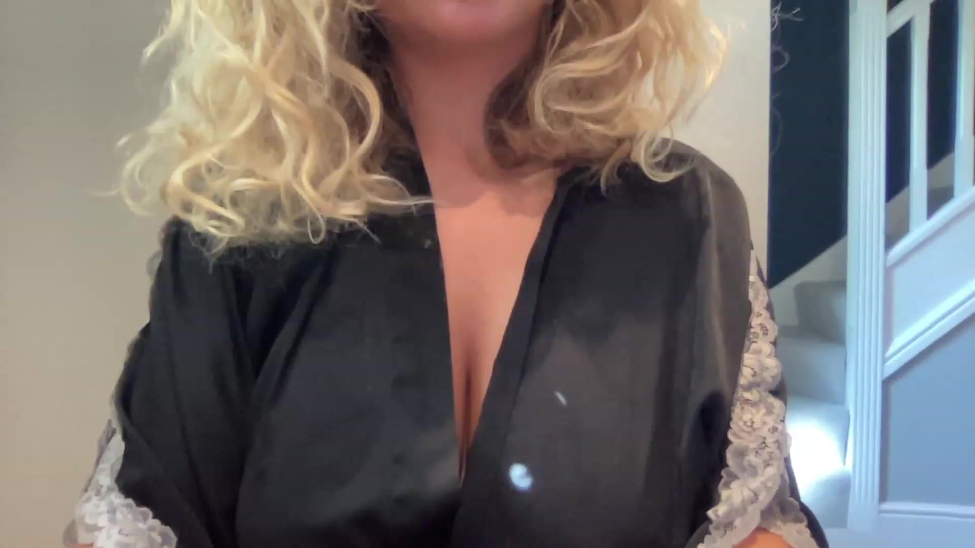 Gallery image thumbnail from GirlnextdoorM's myfreecams stream on, 06/13/2023, 08:45 image 9 of 20