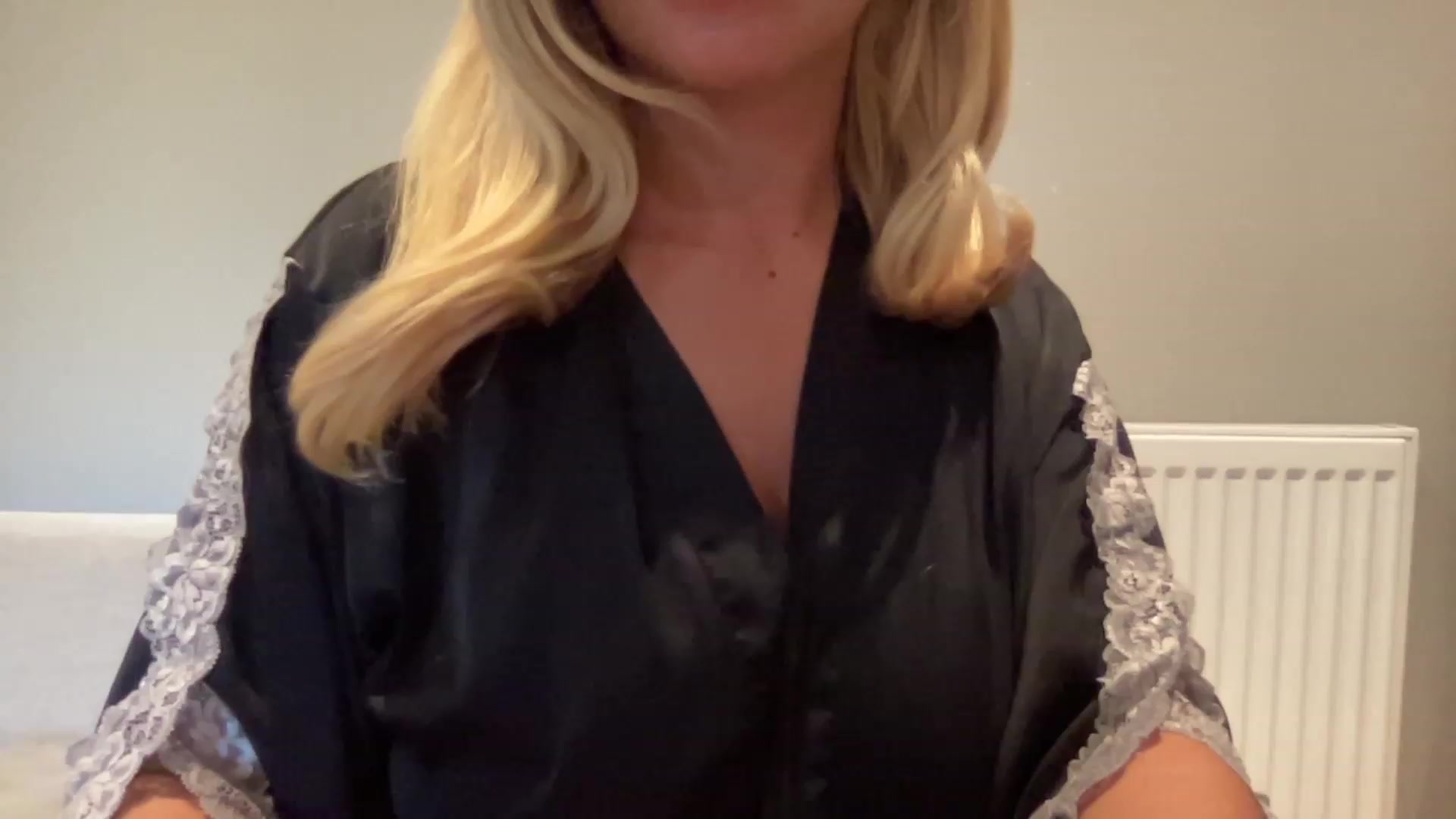 Gallery image thumbnail from GirlnextdoorM's myfreecams stream on, 06/17/2023, 18:07 image 13 of 20