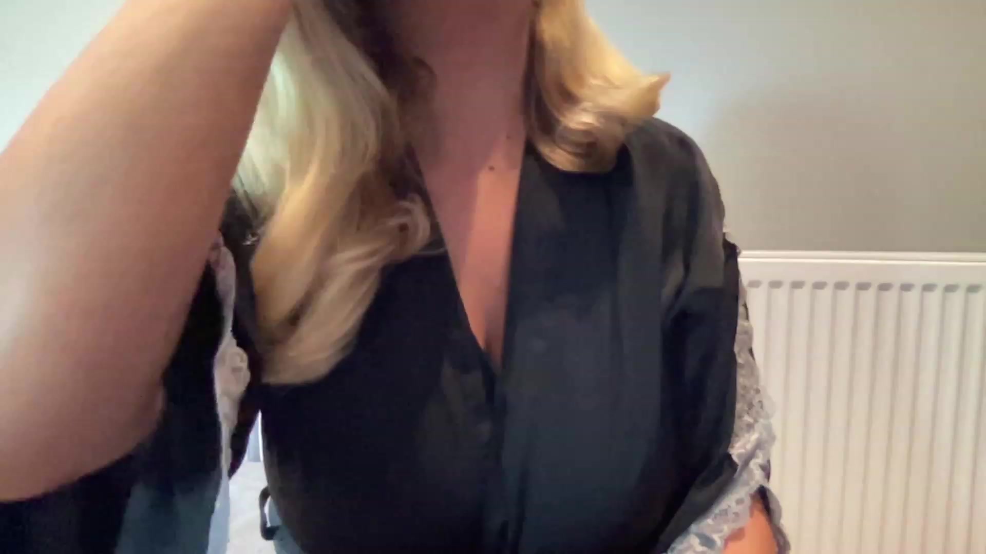 Gallery image thumbnail from GirlnextdoorM's myfreecams stream on, 06/18/2023, 10:38 image 12 of 20