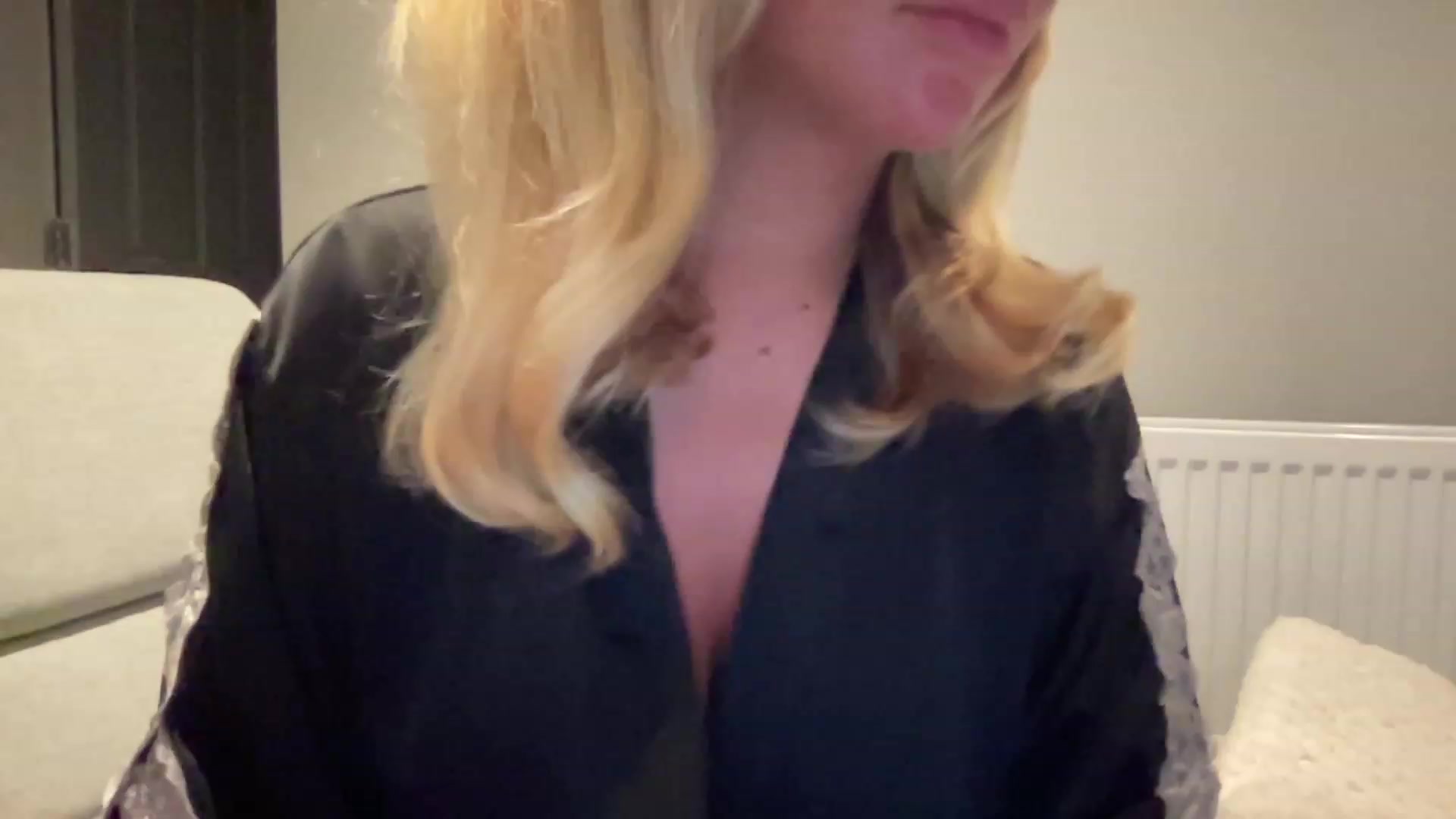 Gallery image thumbnail from GirlnextdoorM's myfreecams stream on, 06/19/2023, 21:38 image 11 of 20
