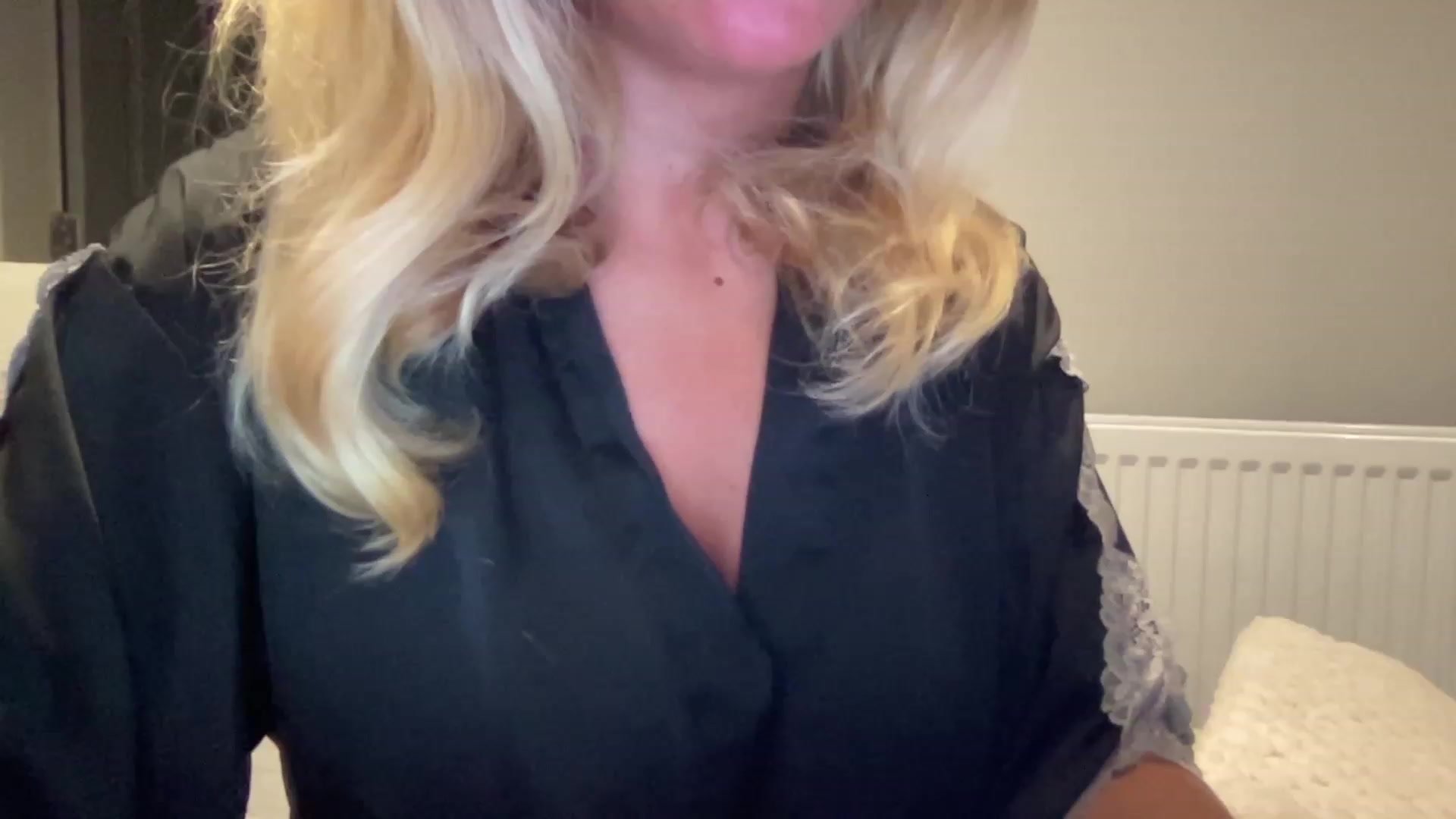 Gallery image thumbnail from GirlnextdoorM's myfreecams stream on, 06/19/2023, 21:38 image 9 of 20